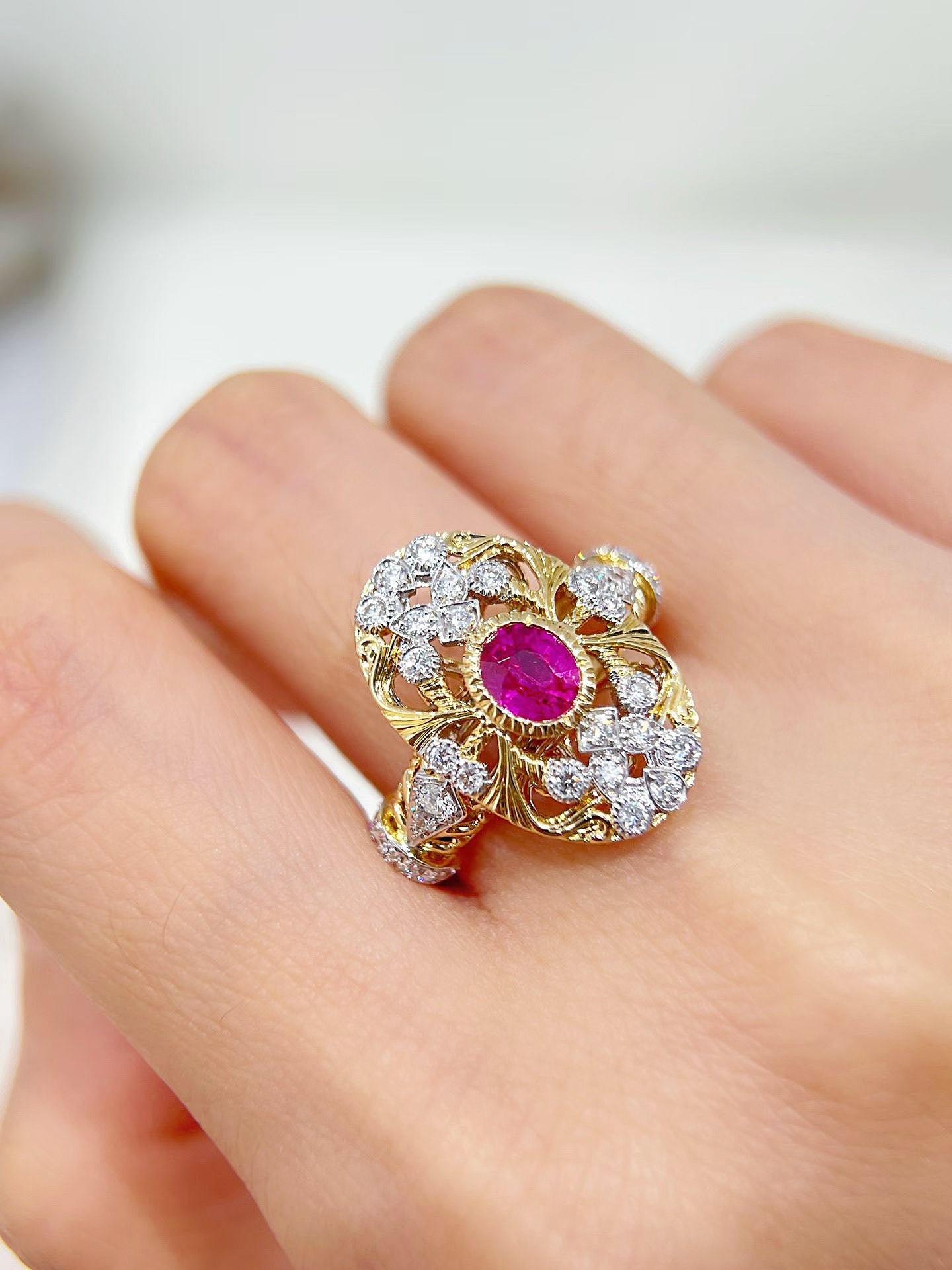 Vintage 18k Gold Diamond Ruby Ring (Item No. VT485)