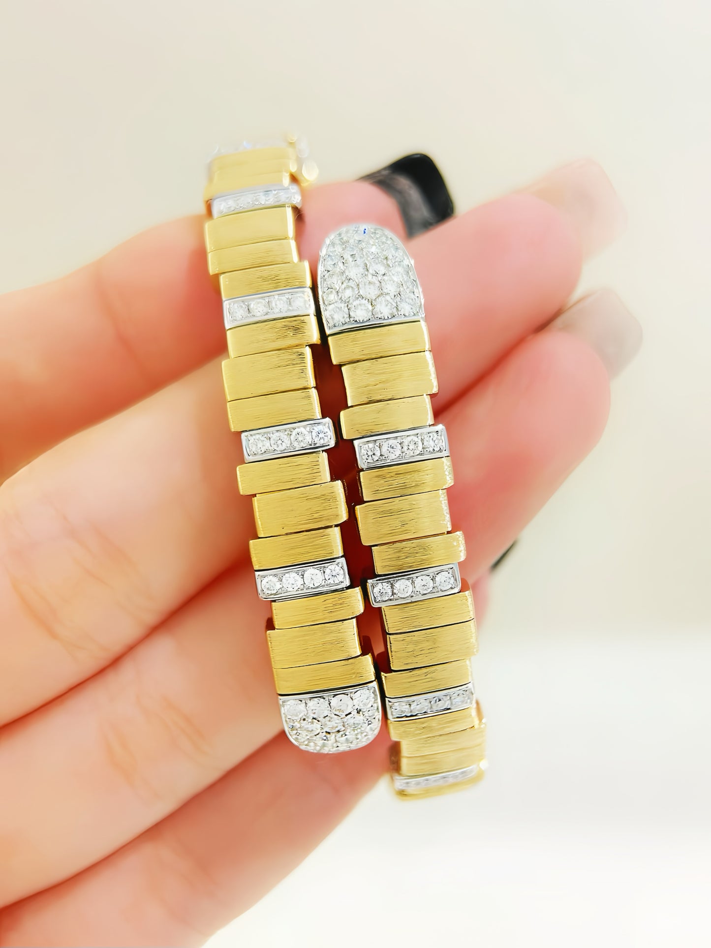Weaving Vintage 18k Gold Diamond Bracelet (Item No. VT388)