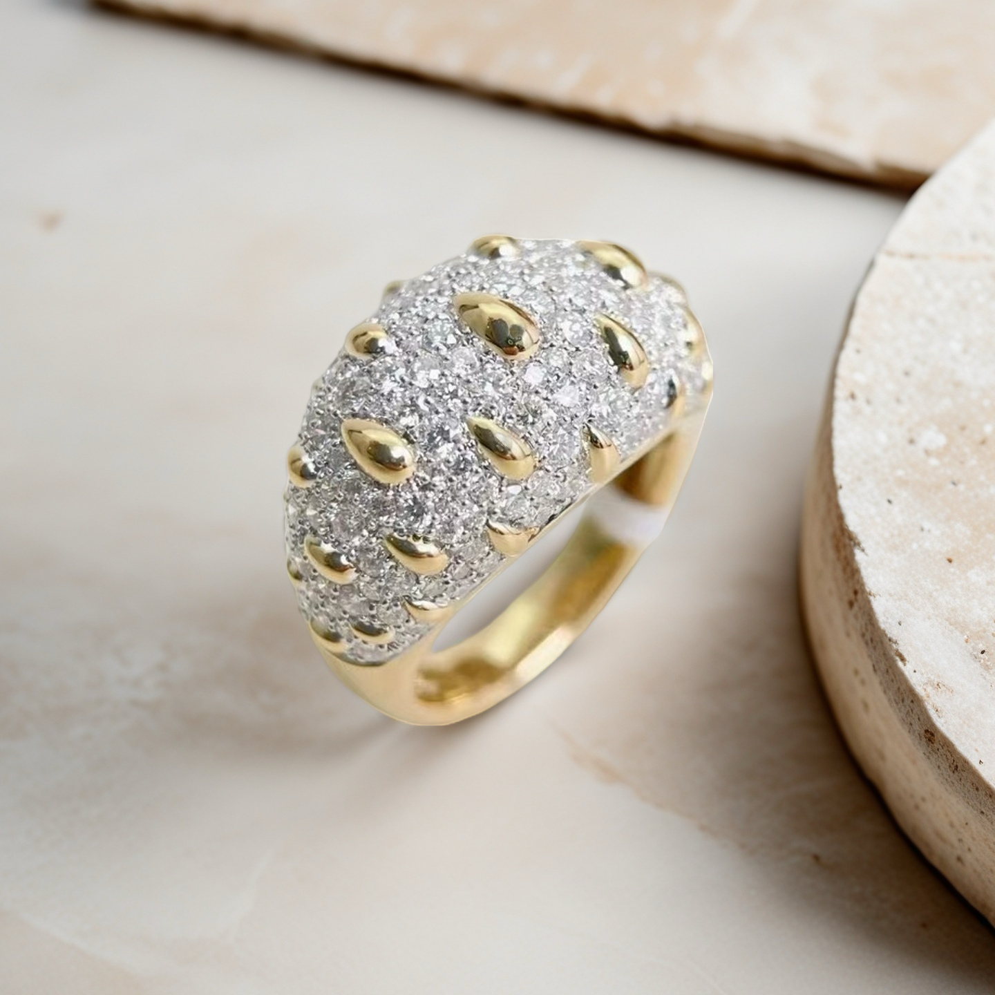 Falling Rain 18k Gold Diamond Ring (Item No. VT252)