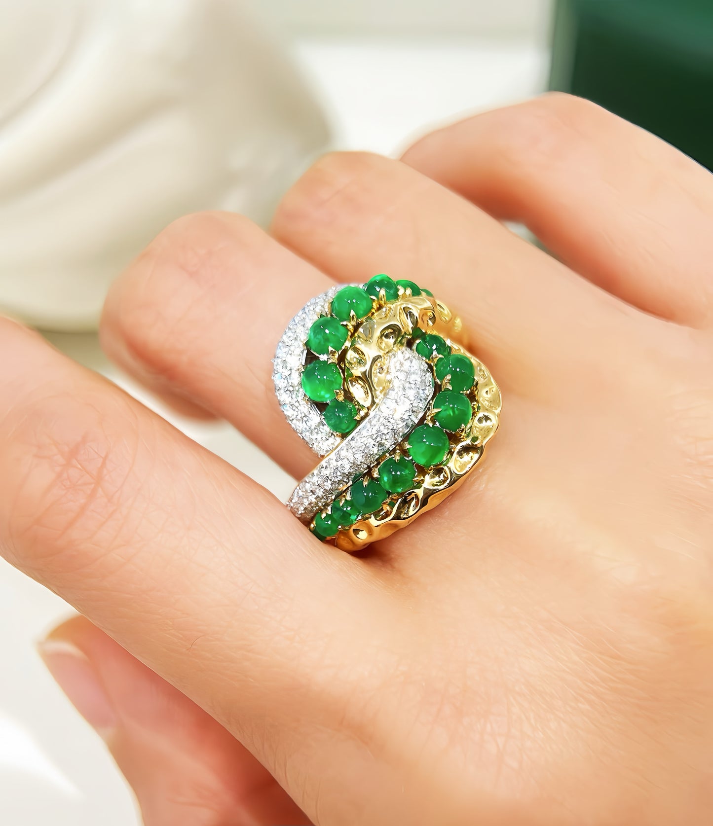 Vintage 18k Gold Diamond Emerald Ring (Item No. VT430)