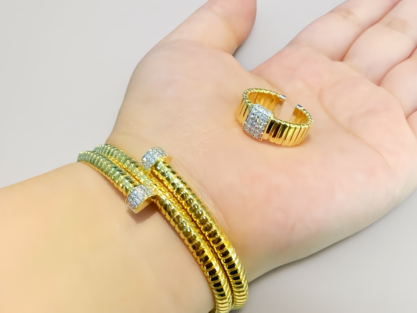 Vintage 18k Gold Diamond Bracelet (Item No. VT250)