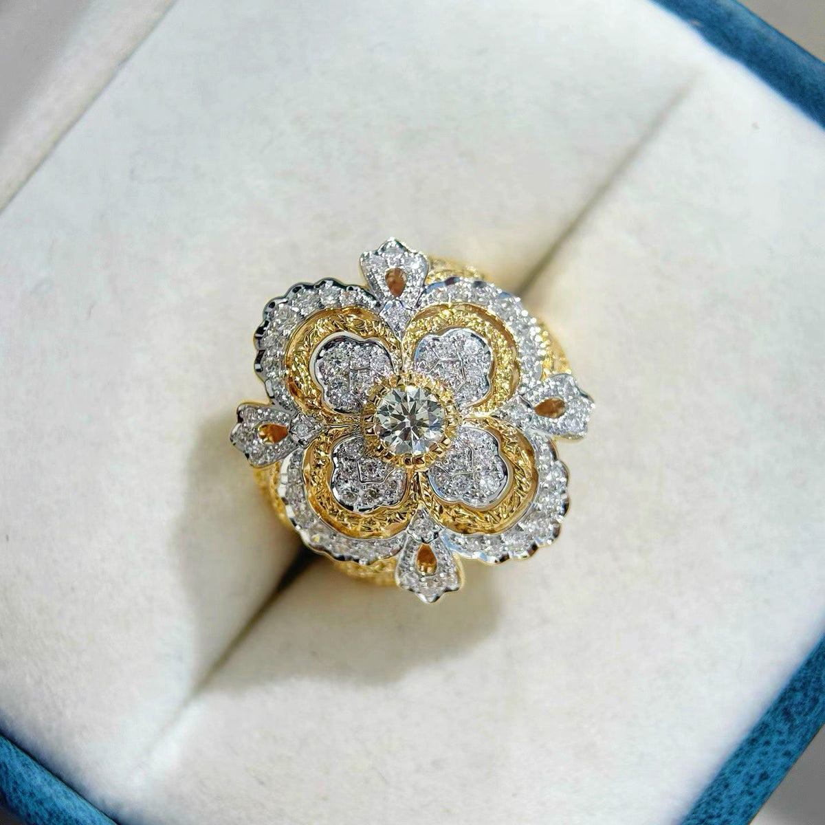Vintage 18k Gold Diamond Ring (Item No. VT537)