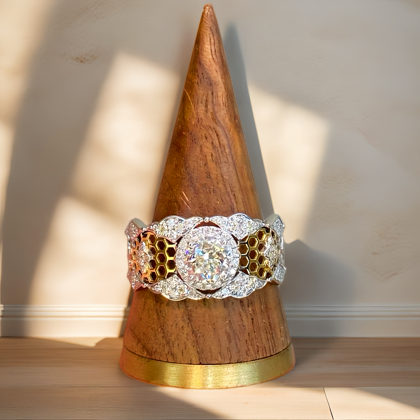 Vintage Lace 18k Gold Diamond Ring (Item No. VT160)