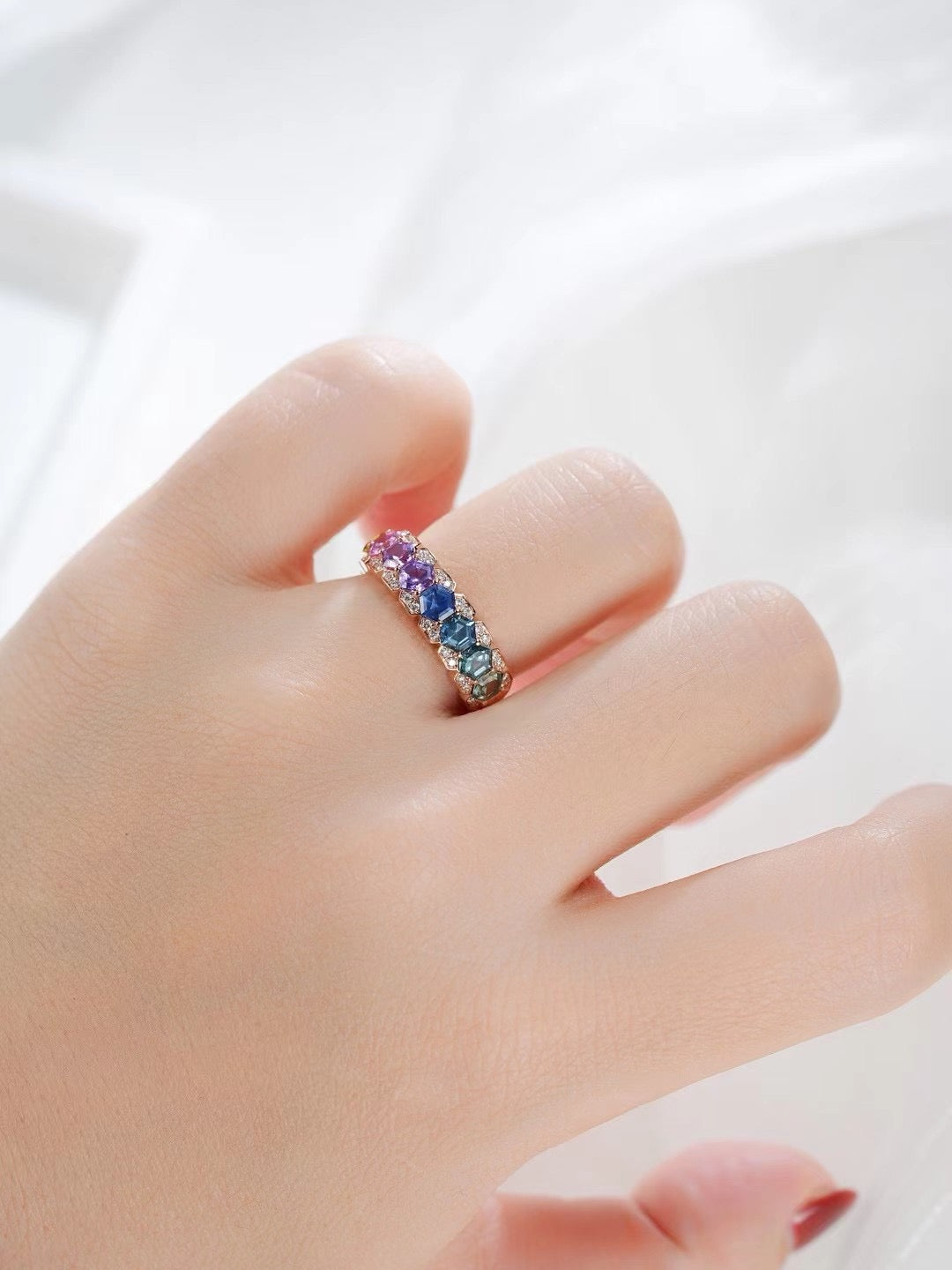 Rainbow Sapphire 18k Gold Ring (Item No. SA051)