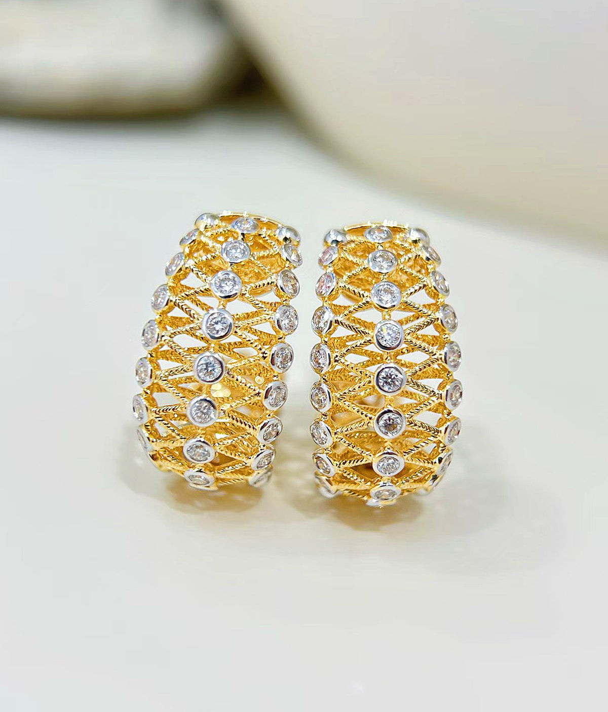 Vintage 18k Gold Diamond Earring (Item No. VT506)