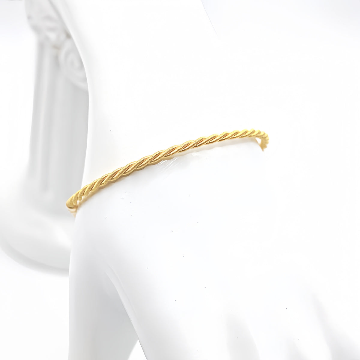 Twisted 18K Gold Bracelet (Item No. SX031CB)