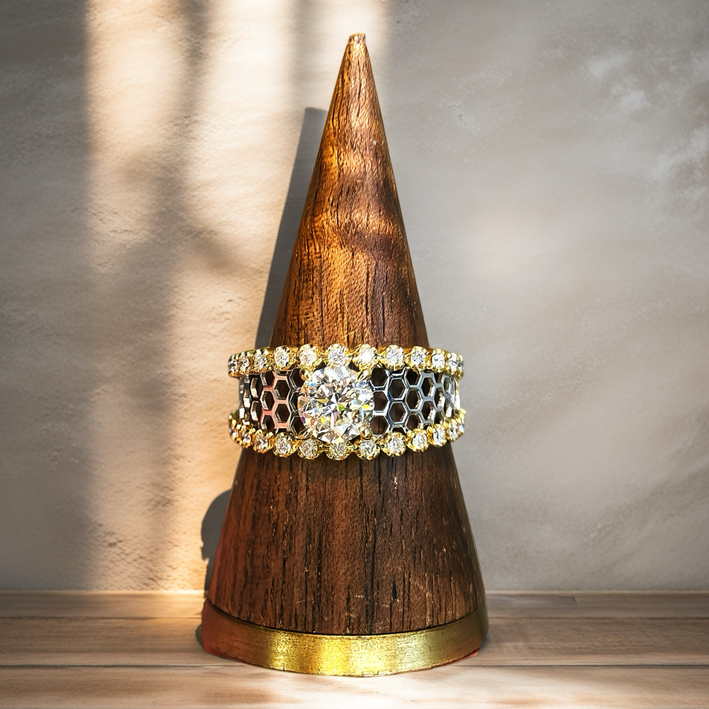 Vintage Black Lace 18k Gold Diamond Ring (Item No. VT046)