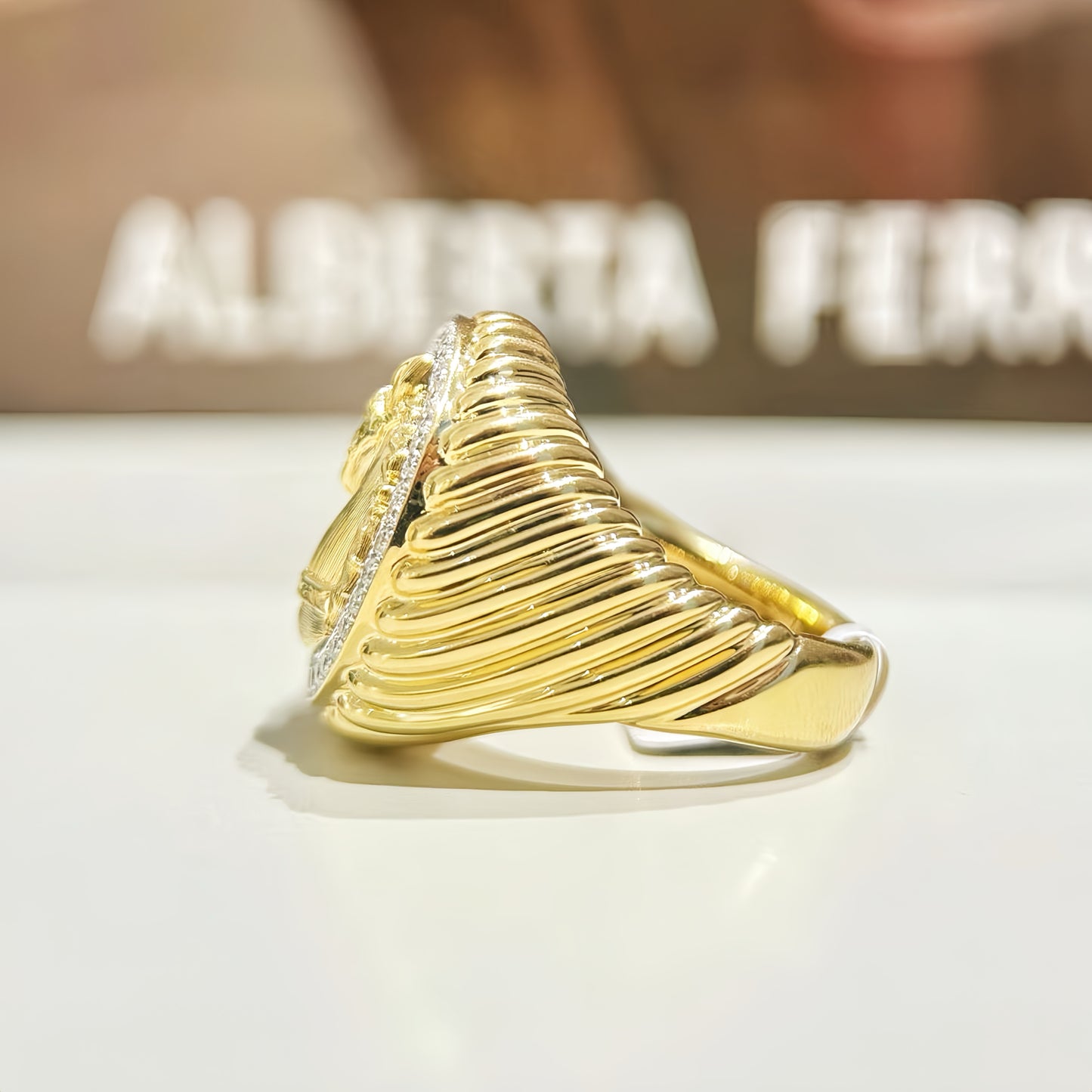 Horse 18k Gold Diamond Ring (Item No. VT364)