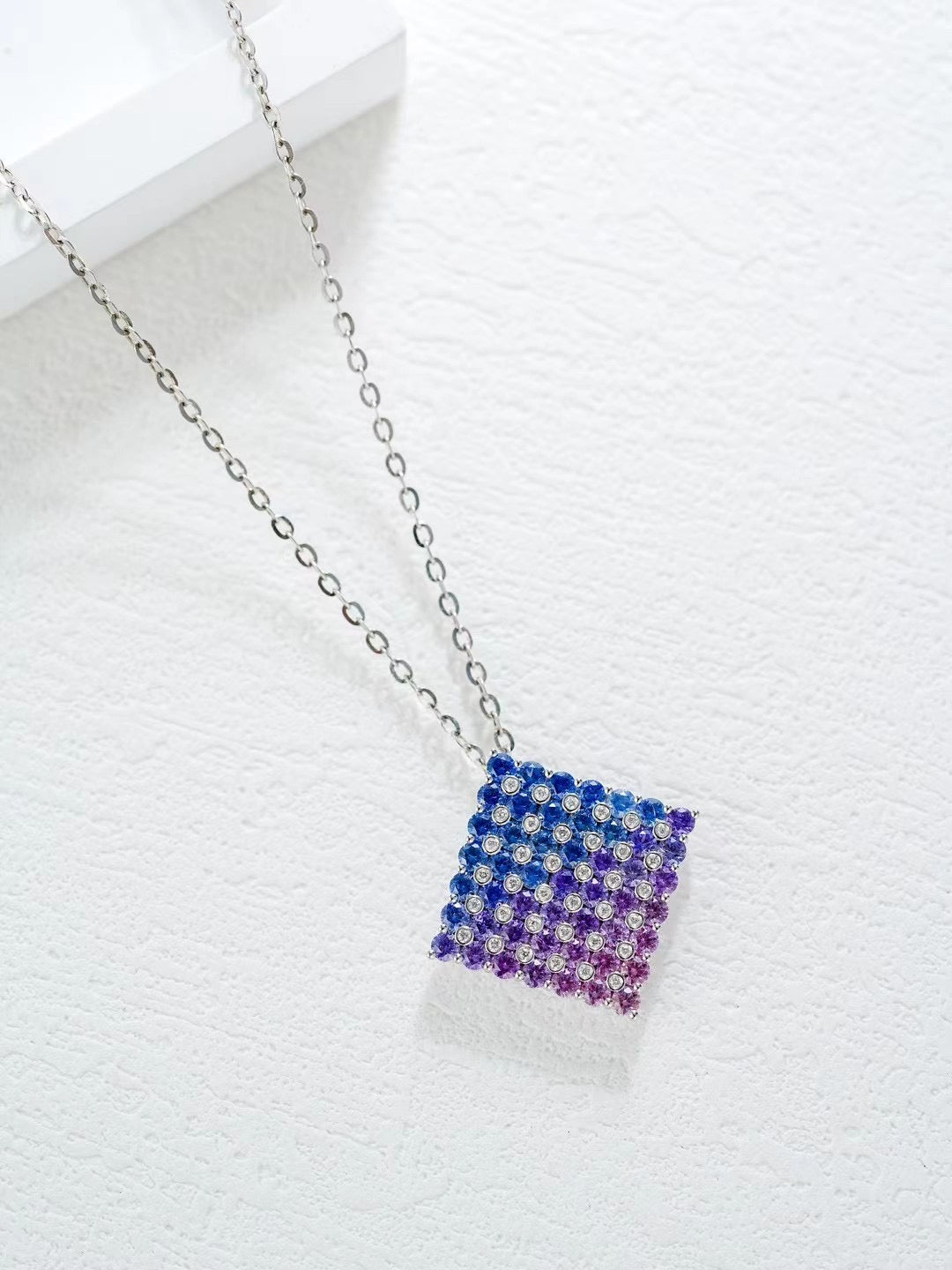Rainbow Sapphire 18k Gold Pendant (Item No. SA098)