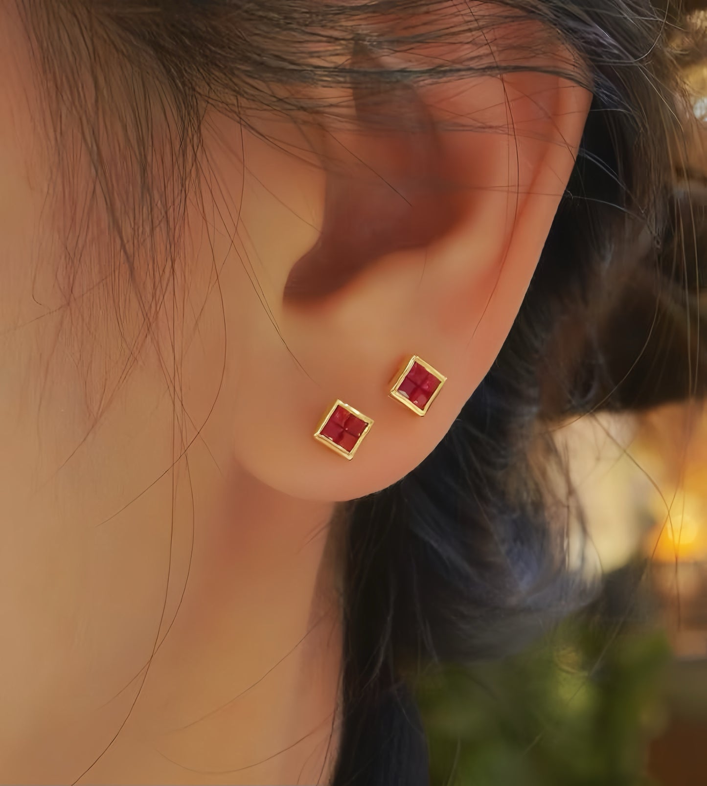 Vintage 18k Gold Ruby Earring (Item No. VT077)
