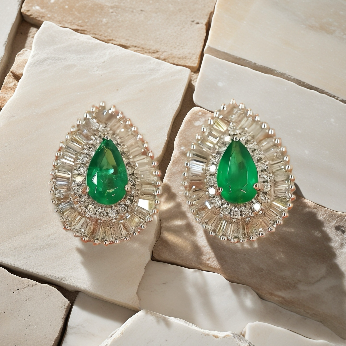 Vintage 18k Gold Diamond Earring (Item No. VT075)