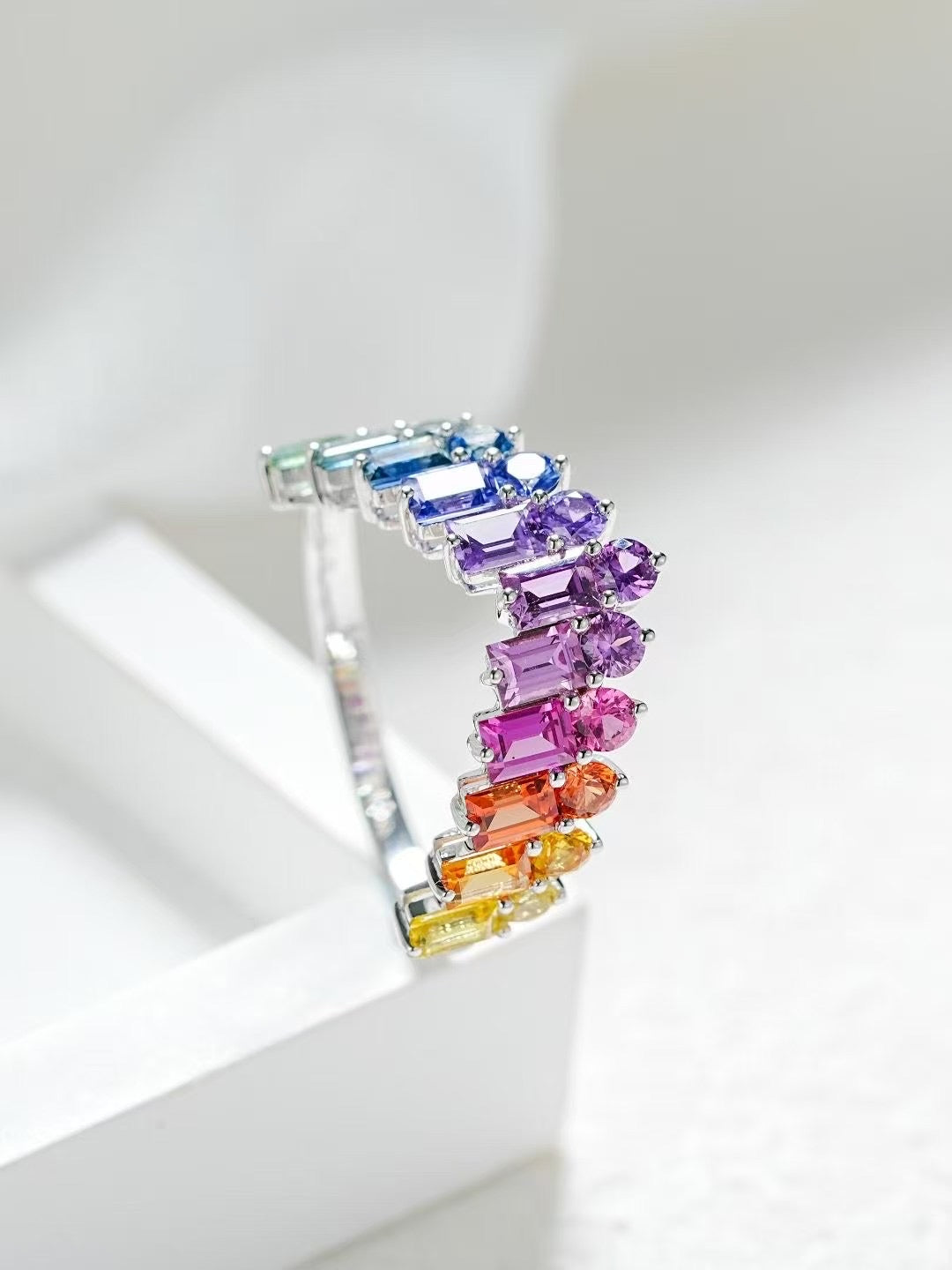 Rainbow Sapphire 18k Gold Ring (Item No. SA122)