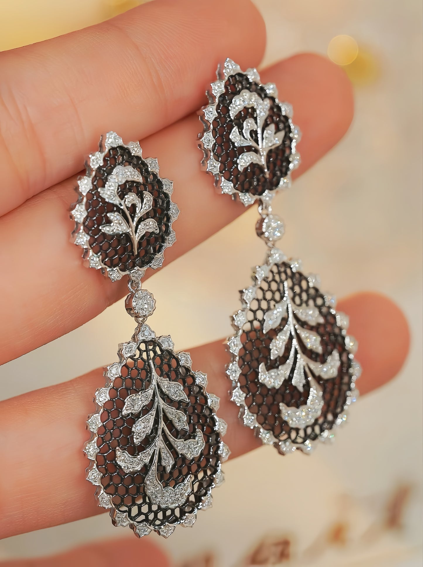 Vintage Black Lace Gold Diamond Earring (Item No. VT071)