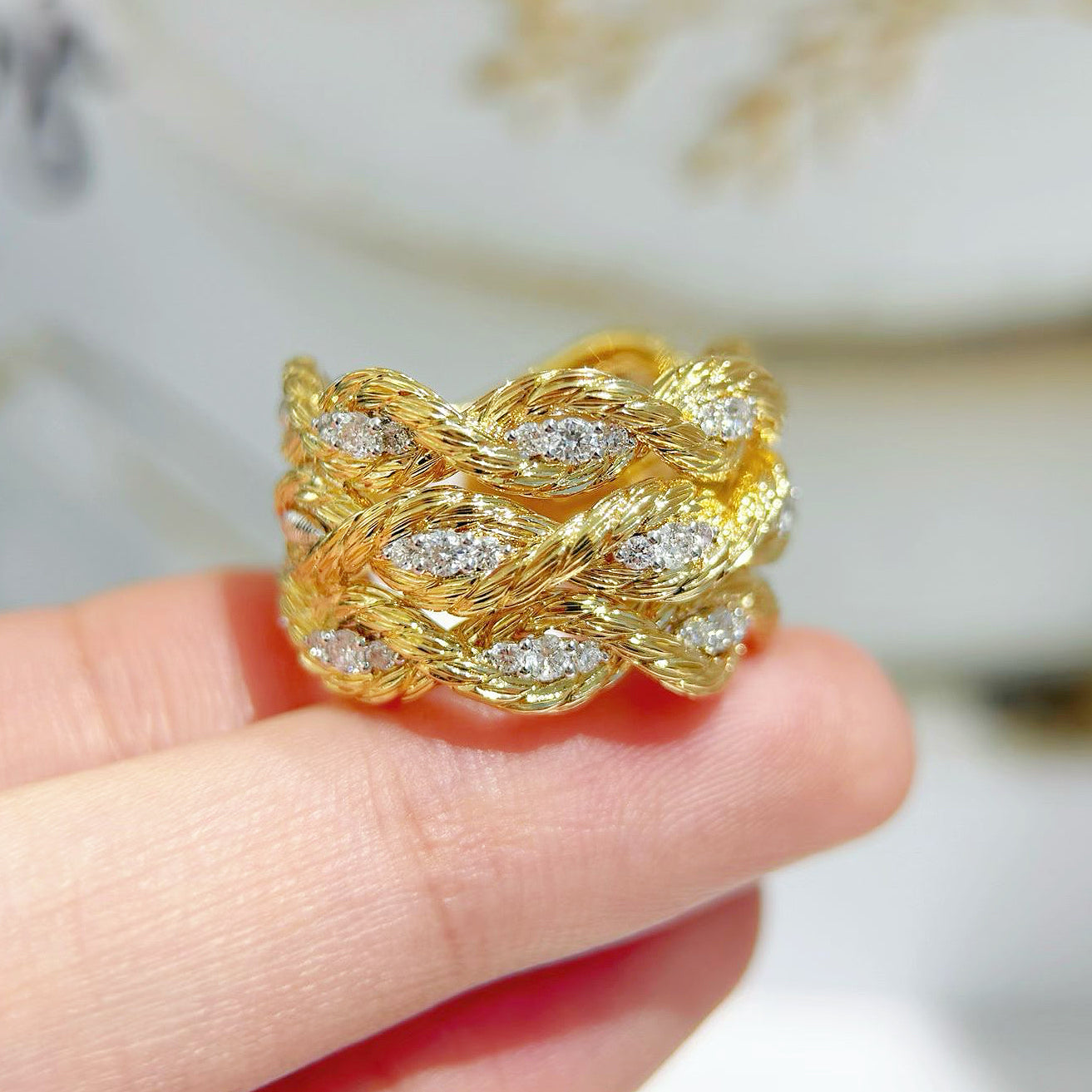 Vintage 18k Gold Diamond Ring (Item No. VT486)
