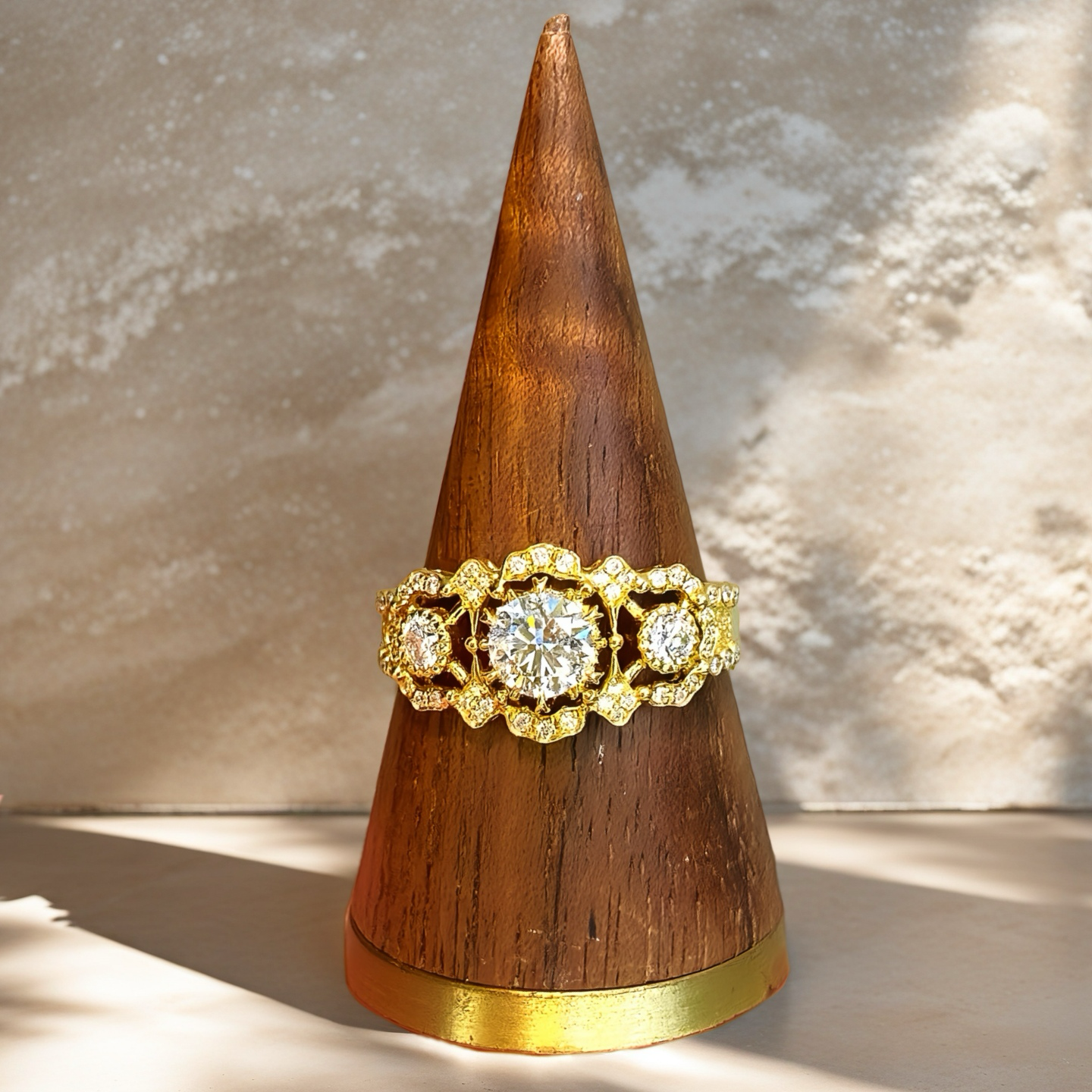 Vintage Lace 18k Gold Diamond Ring (Item No. VT045)