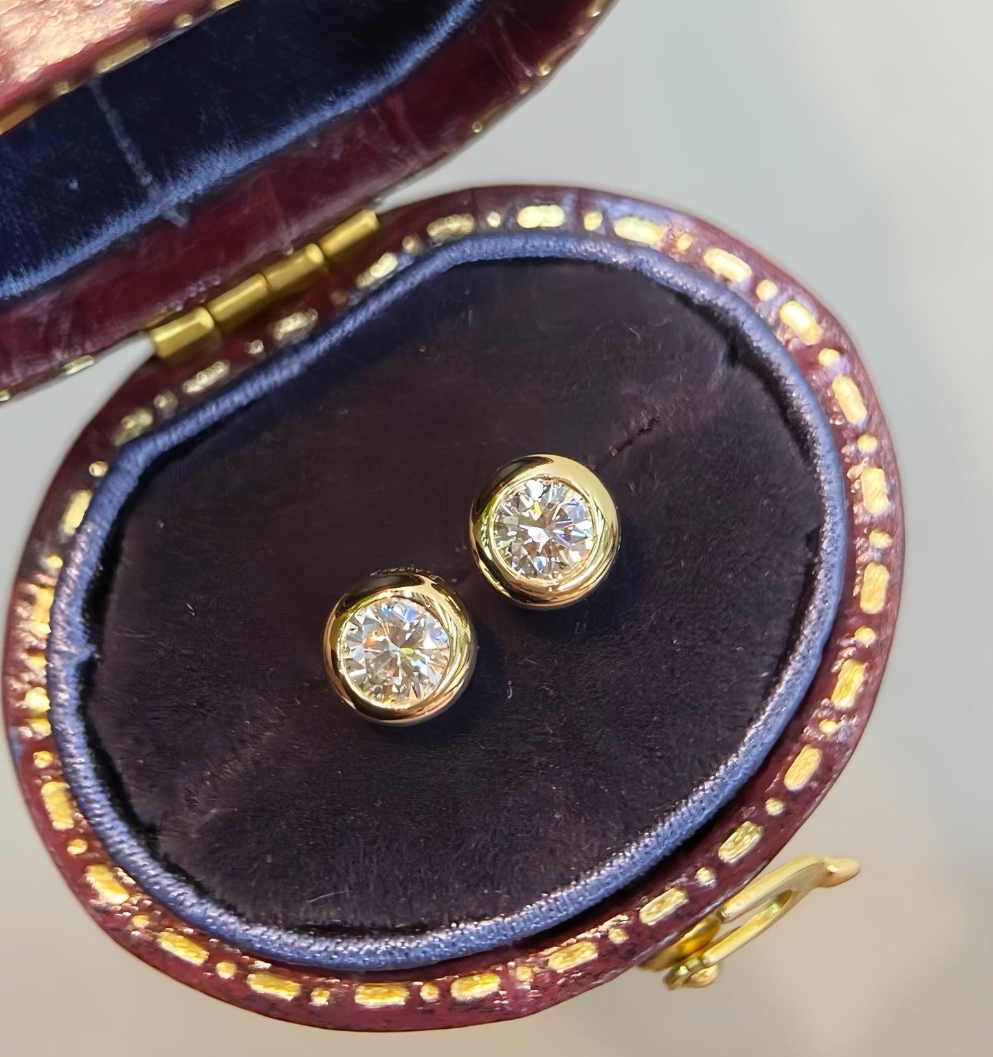 Vintage 18k Gold Diamond Earring (Item No. VT081)