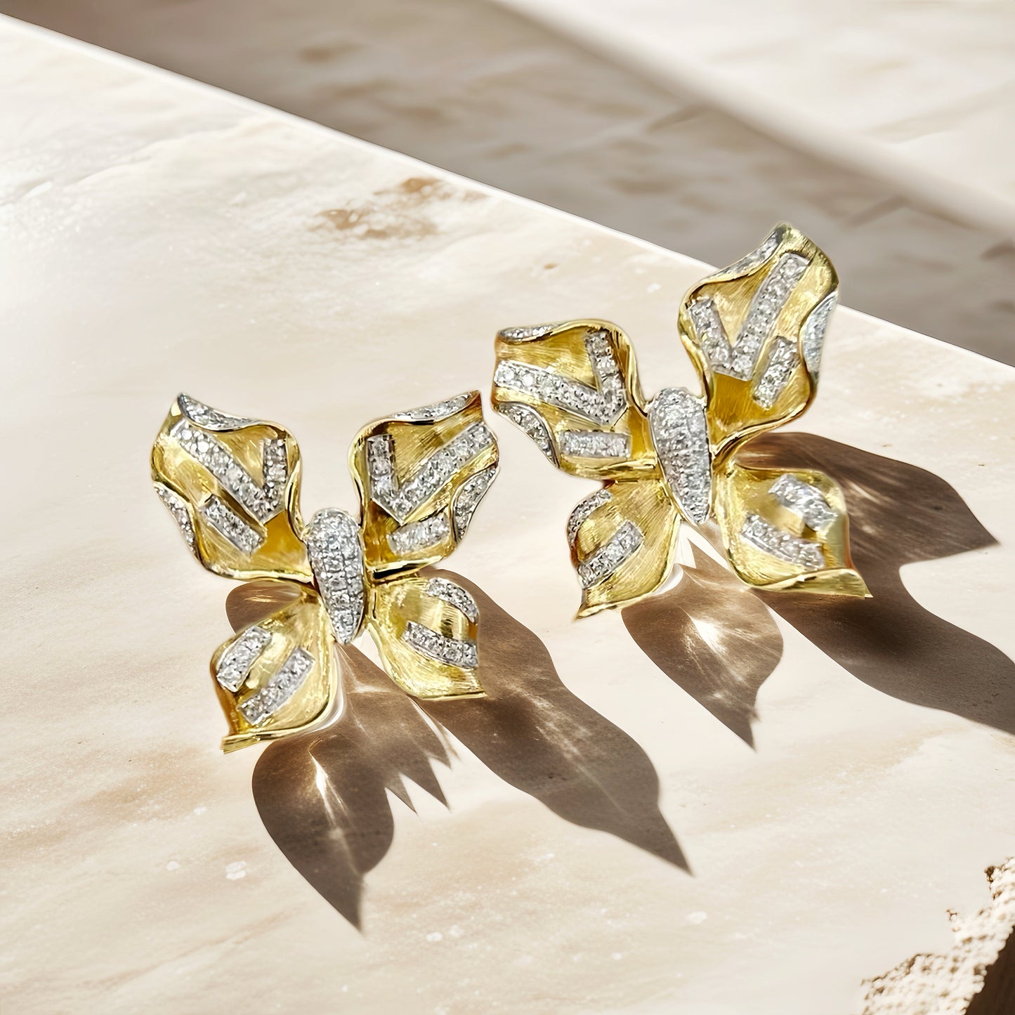 Butterfly 18k Gold Diamond Earring (Item No. VT238)