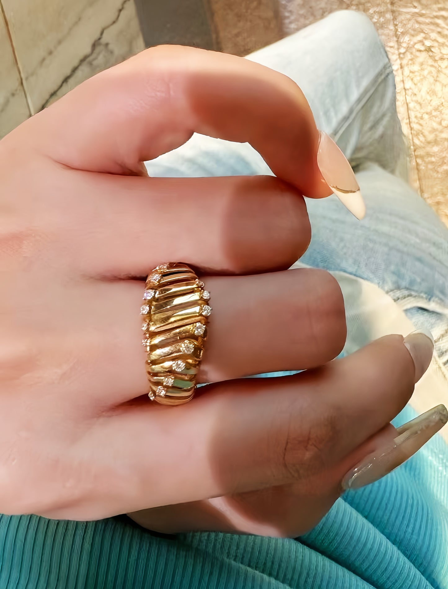 Harp 18k Gold Diamond Ring (Item No. VT008)