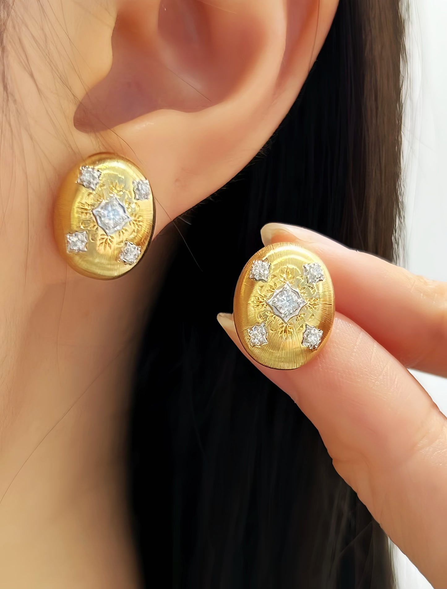 Vintage 18k Gold Diamond Earring (Item No. VT232)