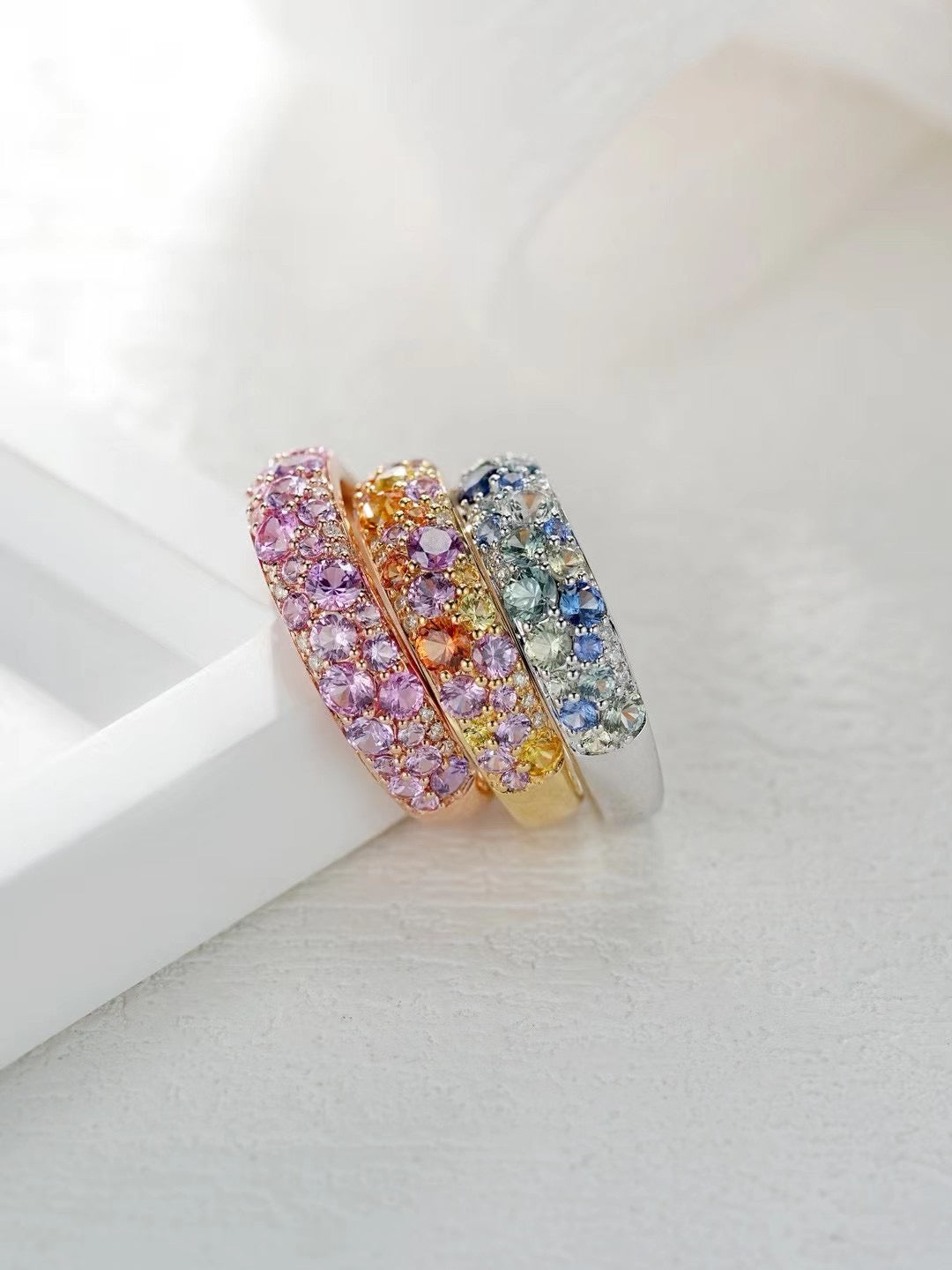 Rainbow Sapphire 18k Gold Ring (Item No. SA060)