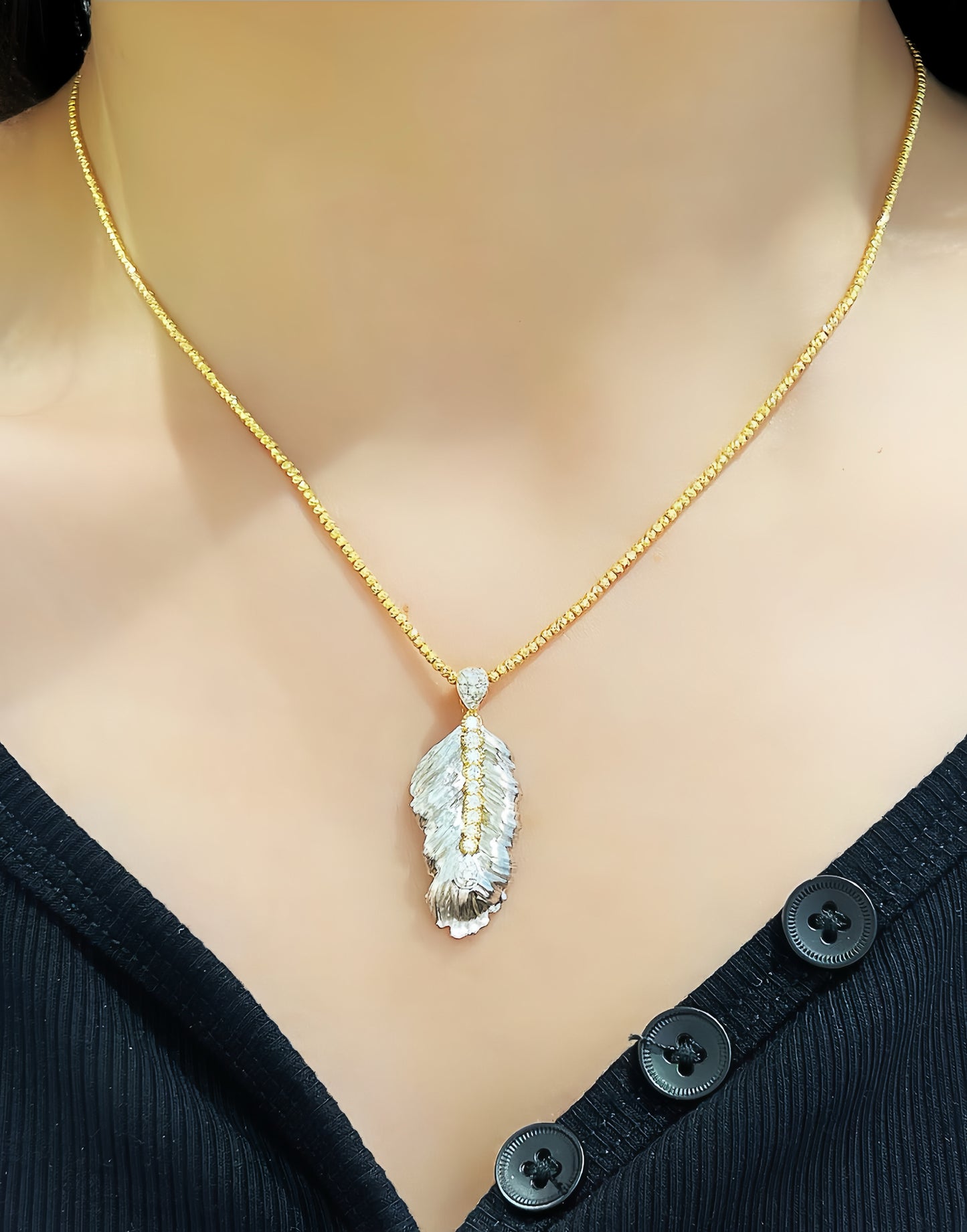 Feather Vintage 18k Gold Diamond Pendant (Item No. VT382)