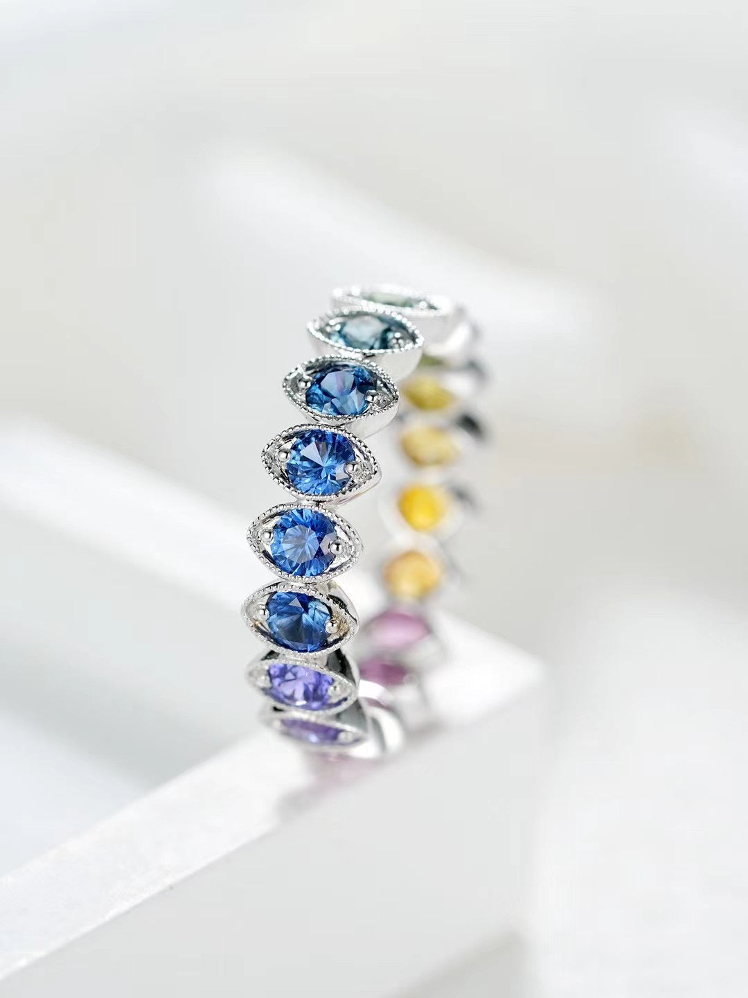 Rainbow Sapphire 18k Gold Ring (Item No. SA082)