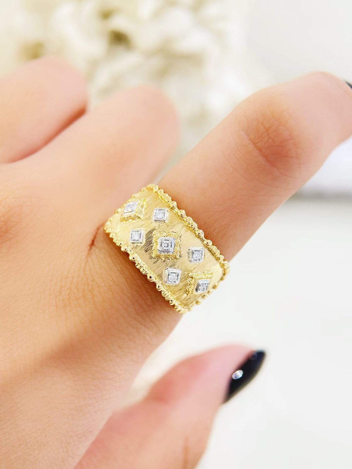 Vintage 18k Gold Diamond Ring (Item No. VT529)