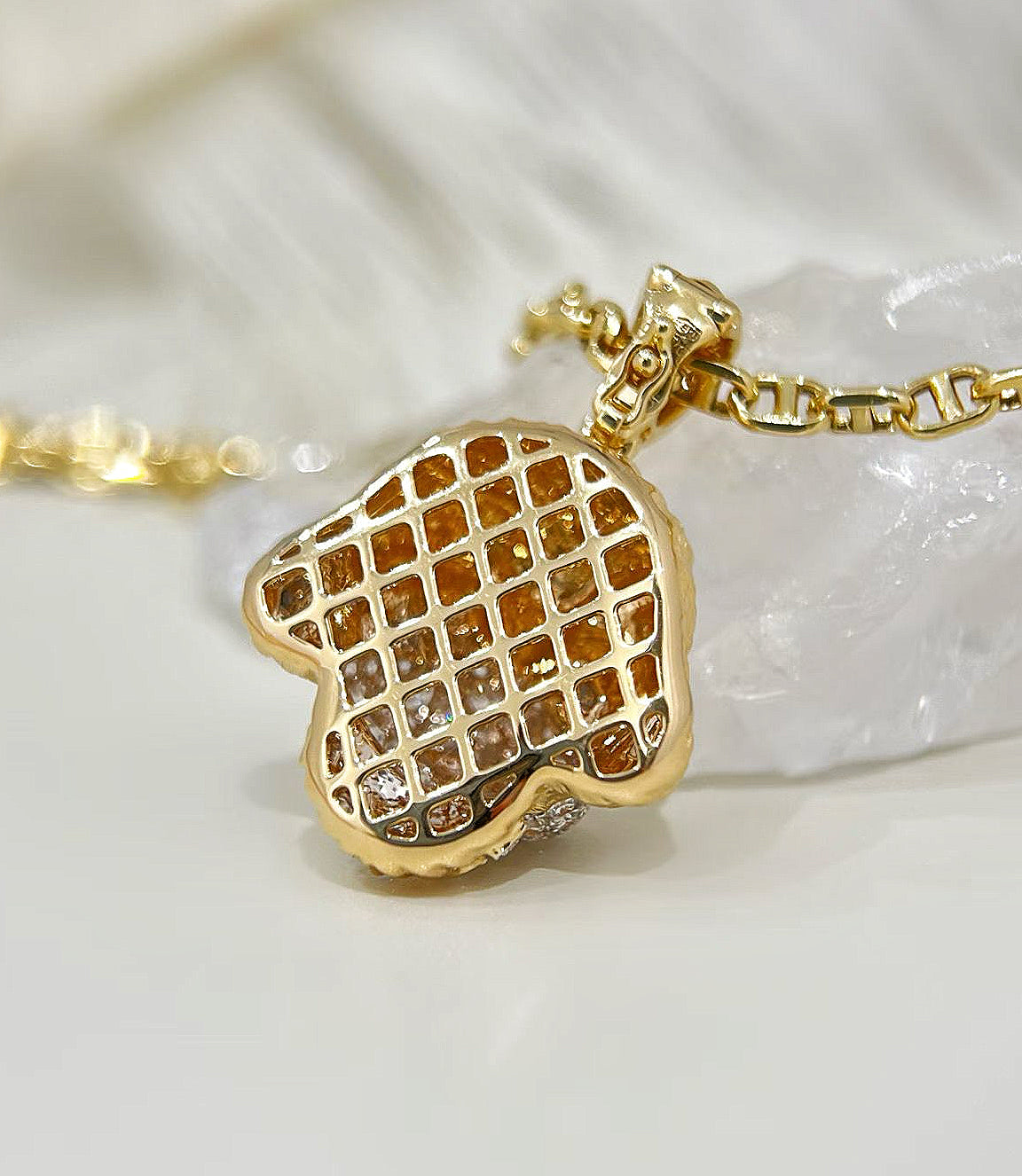 Dog Vintage 18k Gold Diamond Pendant (Item No. VT359)