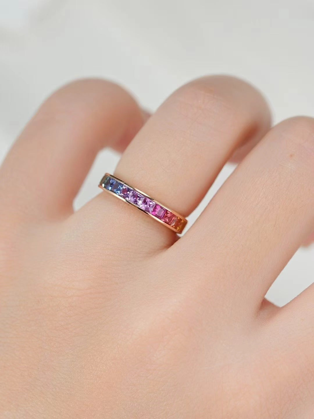 2.5mm Rainbow Sapphire 18k Gold Ring (Item No. SA111)