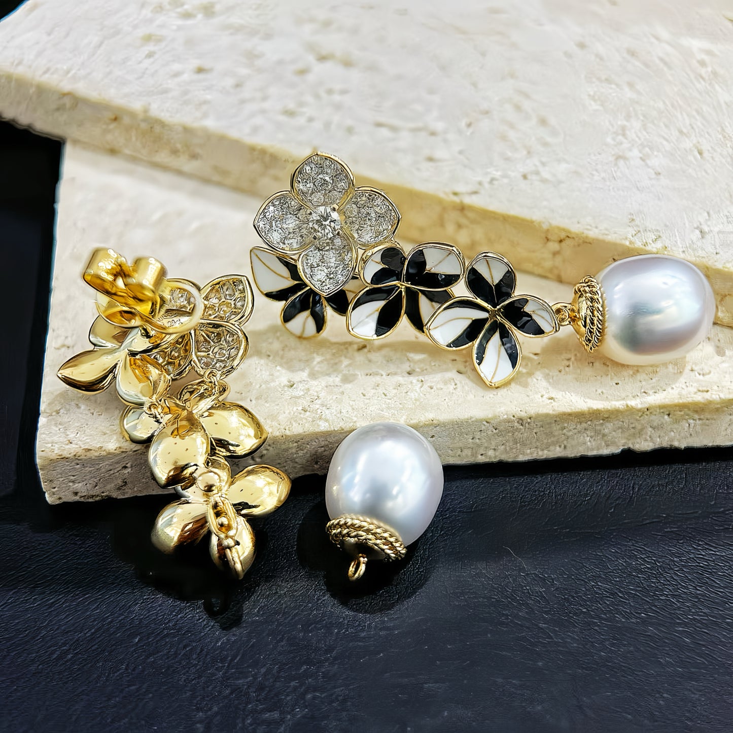 Enamel 18k Gold Diamond Earring (Item No. VT440)