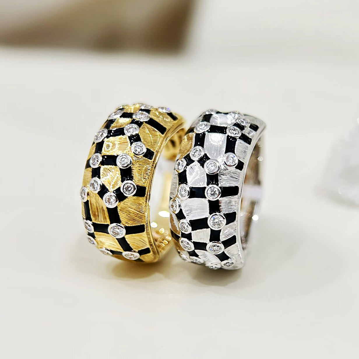 Enamel 18k Gold Diamond Ring (Item No. VT471)