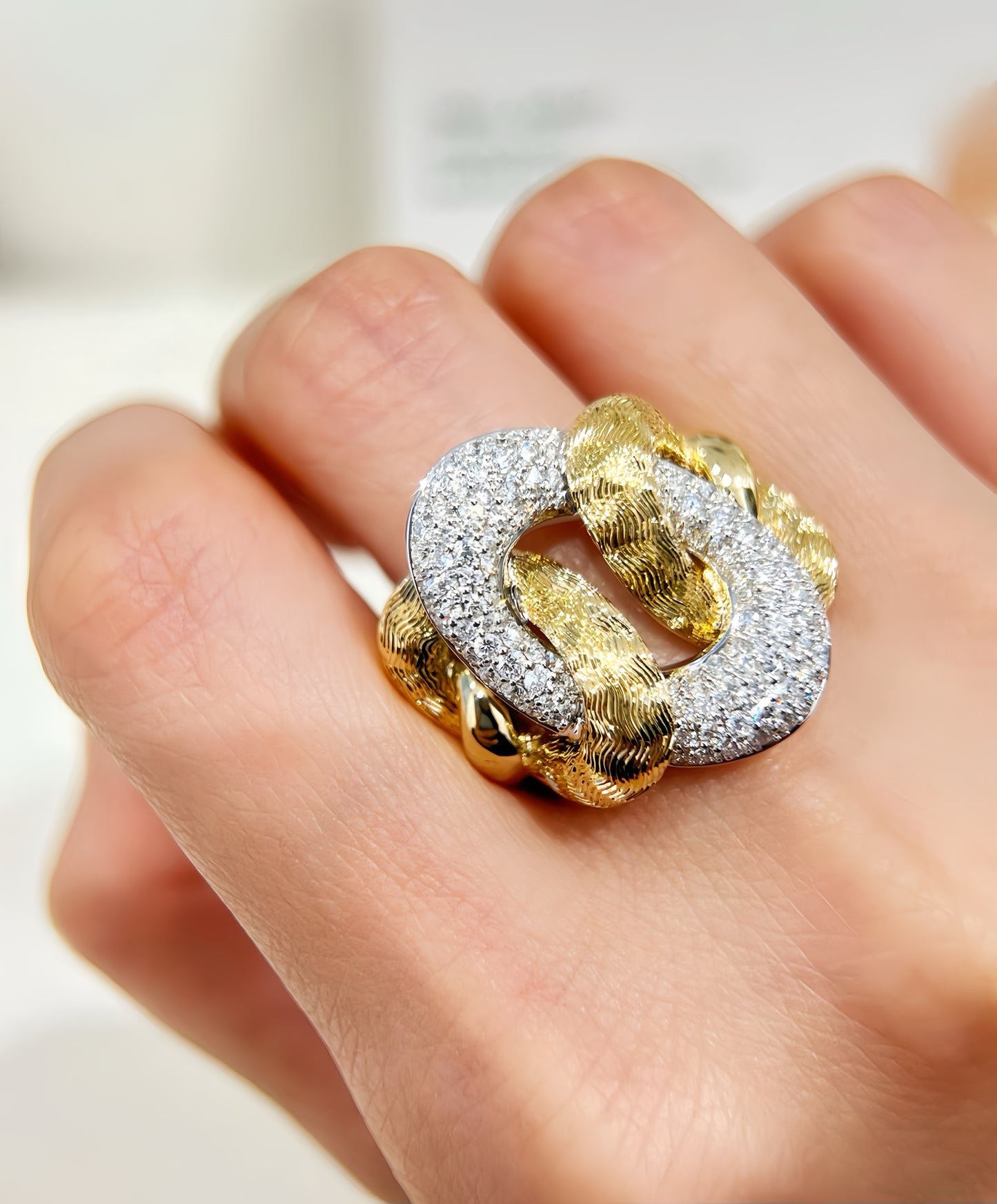 Vintage 18k Gold Diamond Ring (Item No. VT373)
