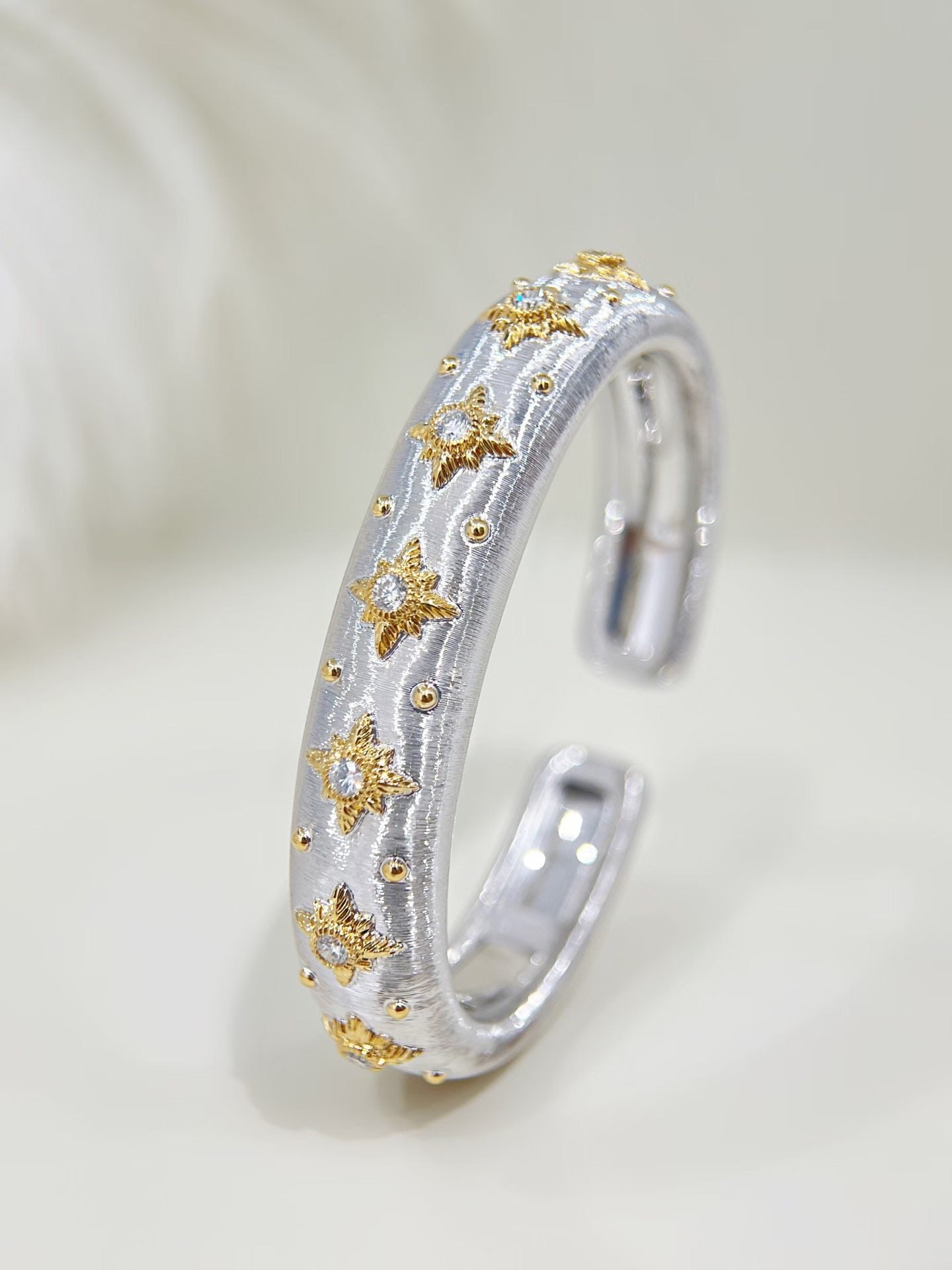 Vintage 18k Gold Diamond Bracelet (Item No. VT497)