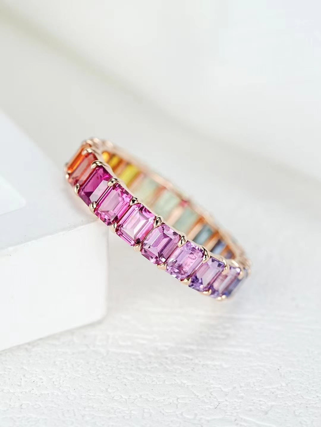 Rainbow Sapphire 18k Gold Ring (Item No. SA046)