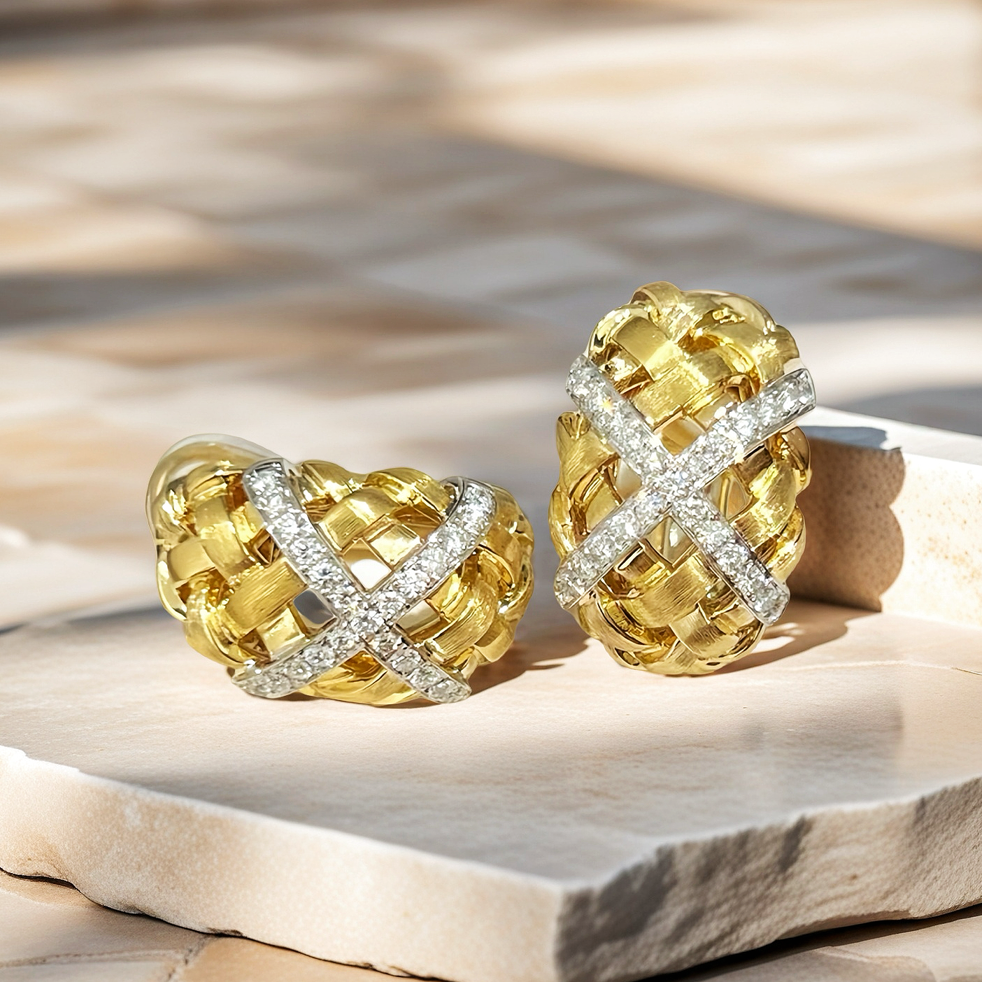 Weaving Vintage 18k Gold Diamond Earring (Item No. VT014)