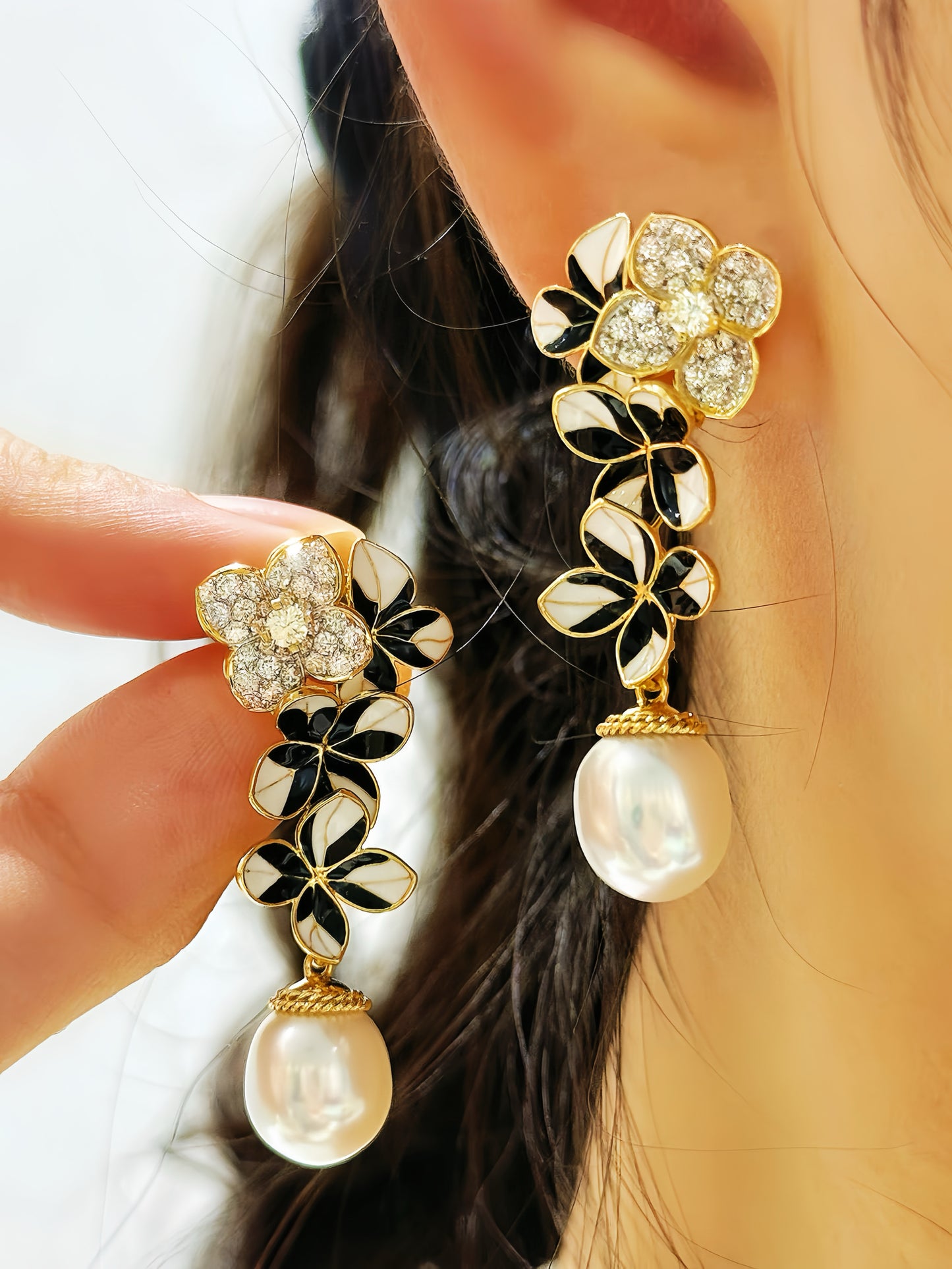 Enamel 18k Gold Diamond Earring (Item No. VT440)