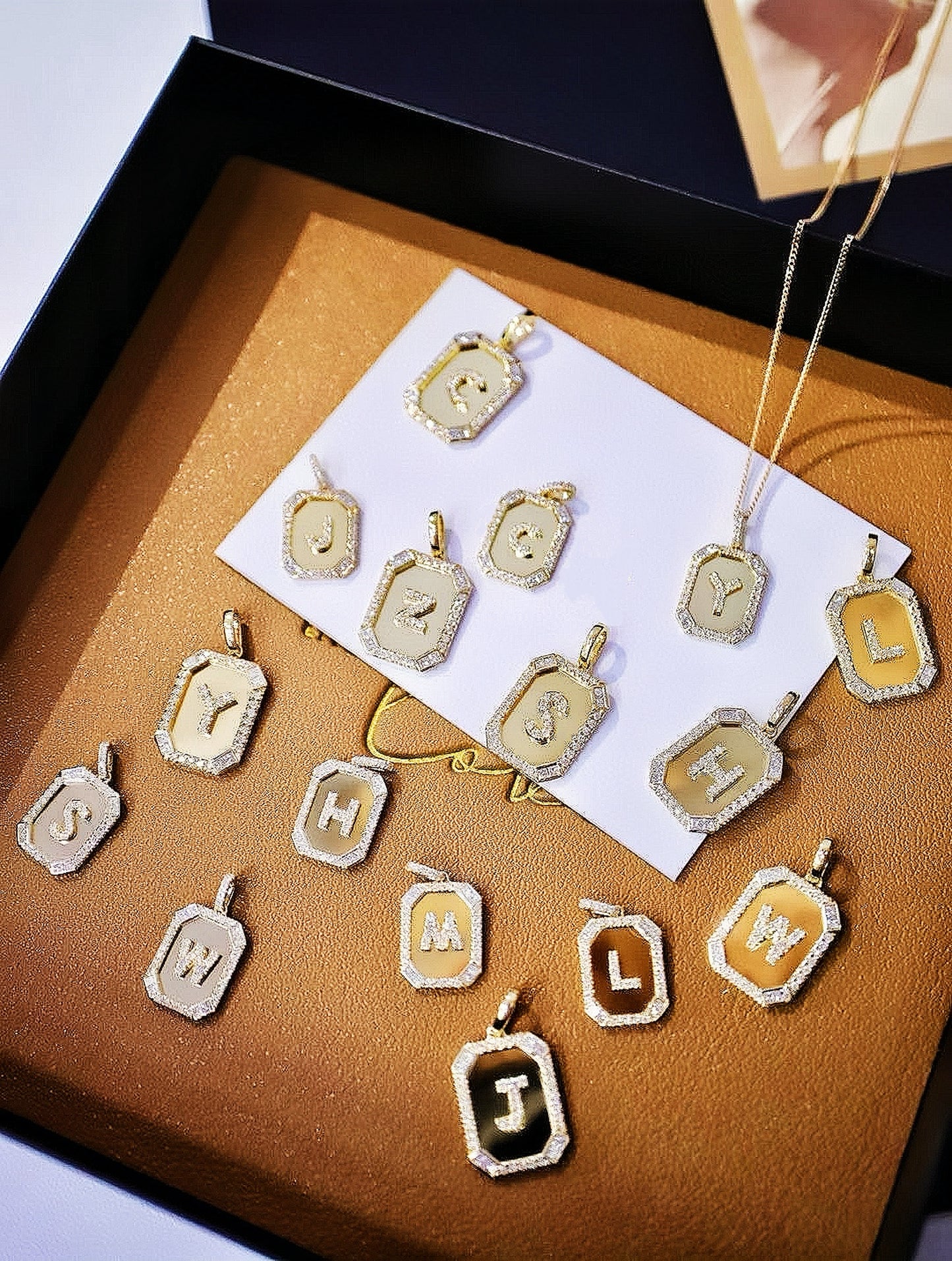 Alphabet Letters 18k Gold Diamond Pendant (Item No. VT105)