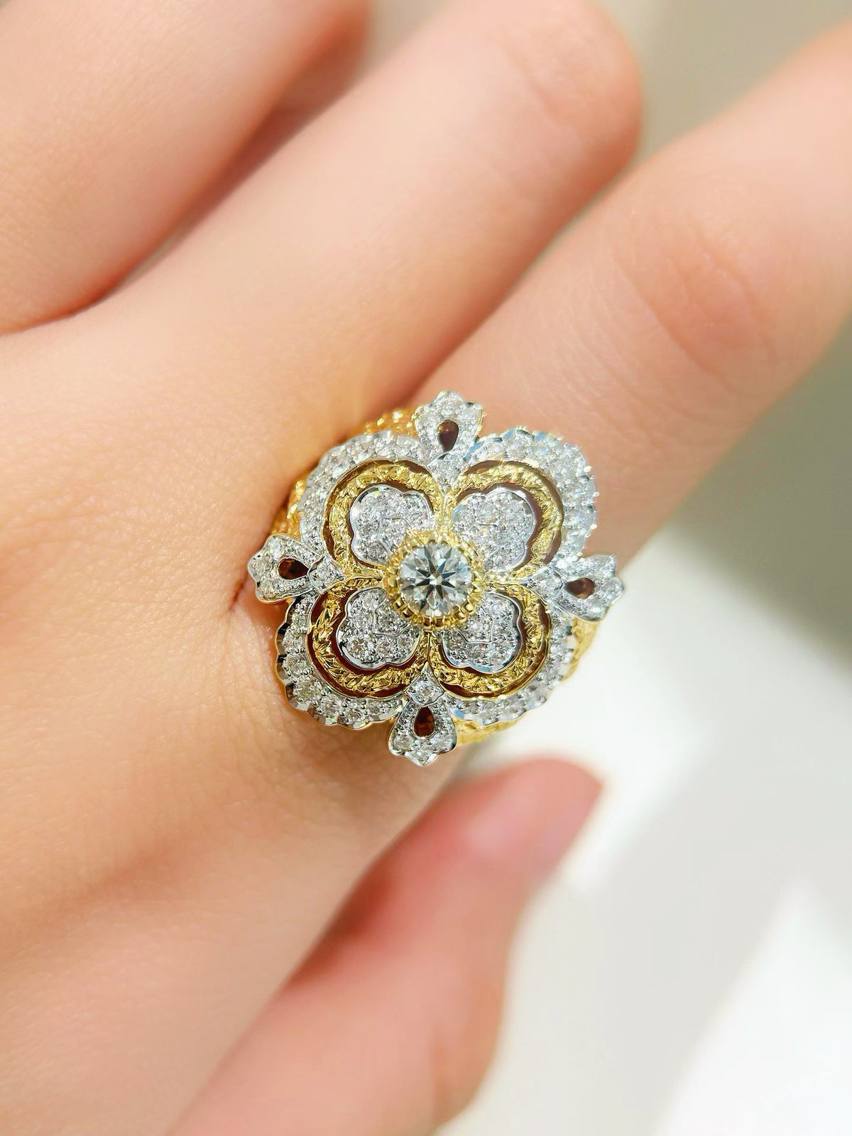 Vintage 18k Gold Diamond Ring (Item No. VT537)