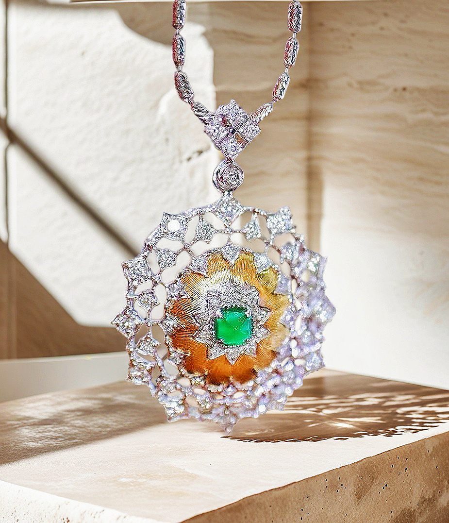 Vintage 18k Gold Diamond Emerald Pendant (Item No. VT092)