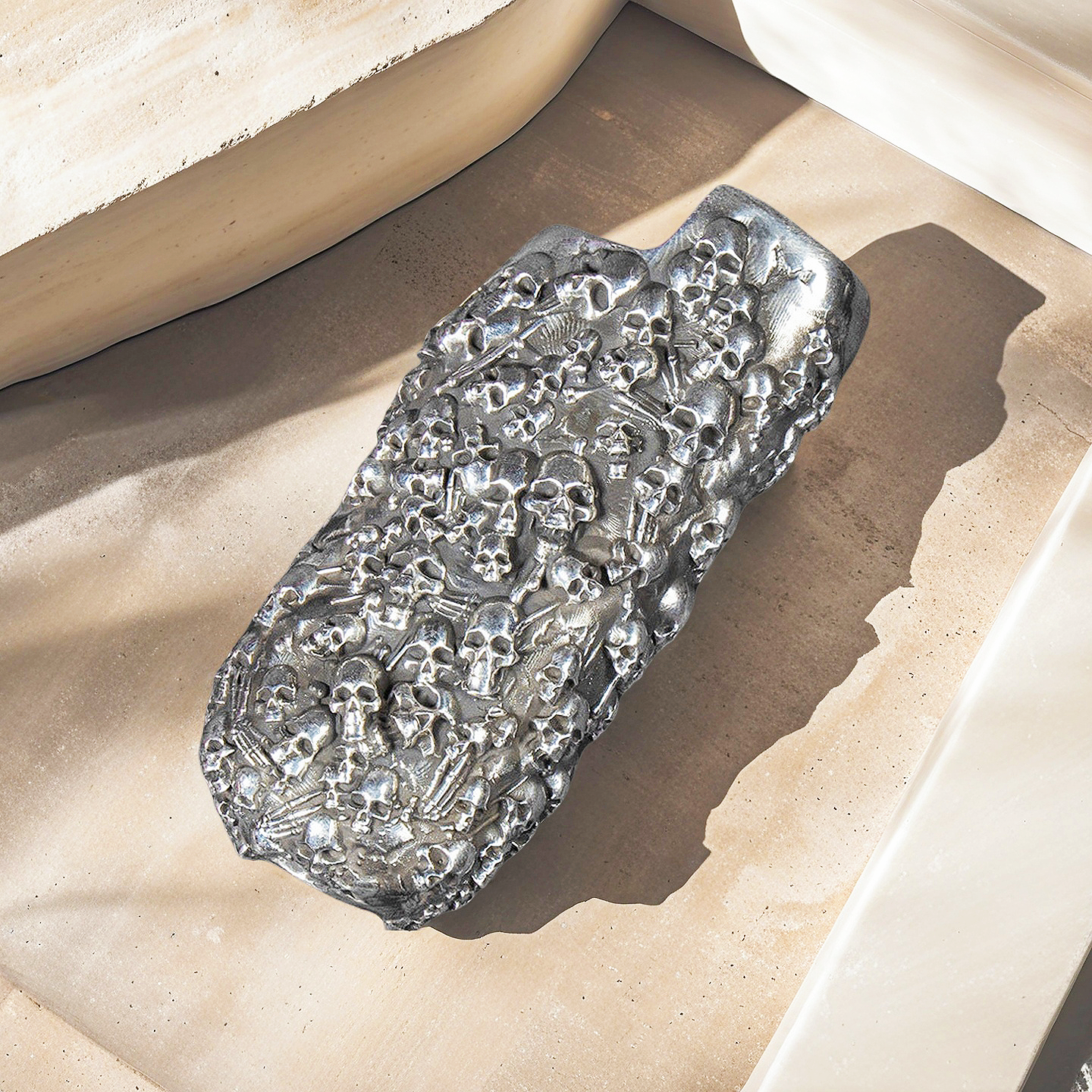 Gothic Burial Skull Silver Lighter Case (Item No. L0007)