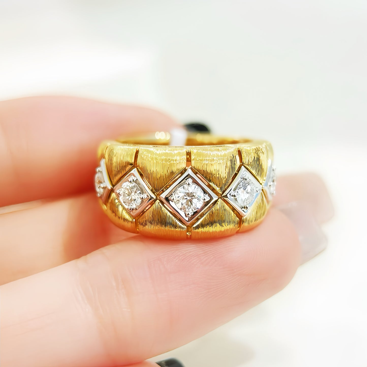 Vintage 18k Gold Diamond Ring (Item No. VT413)