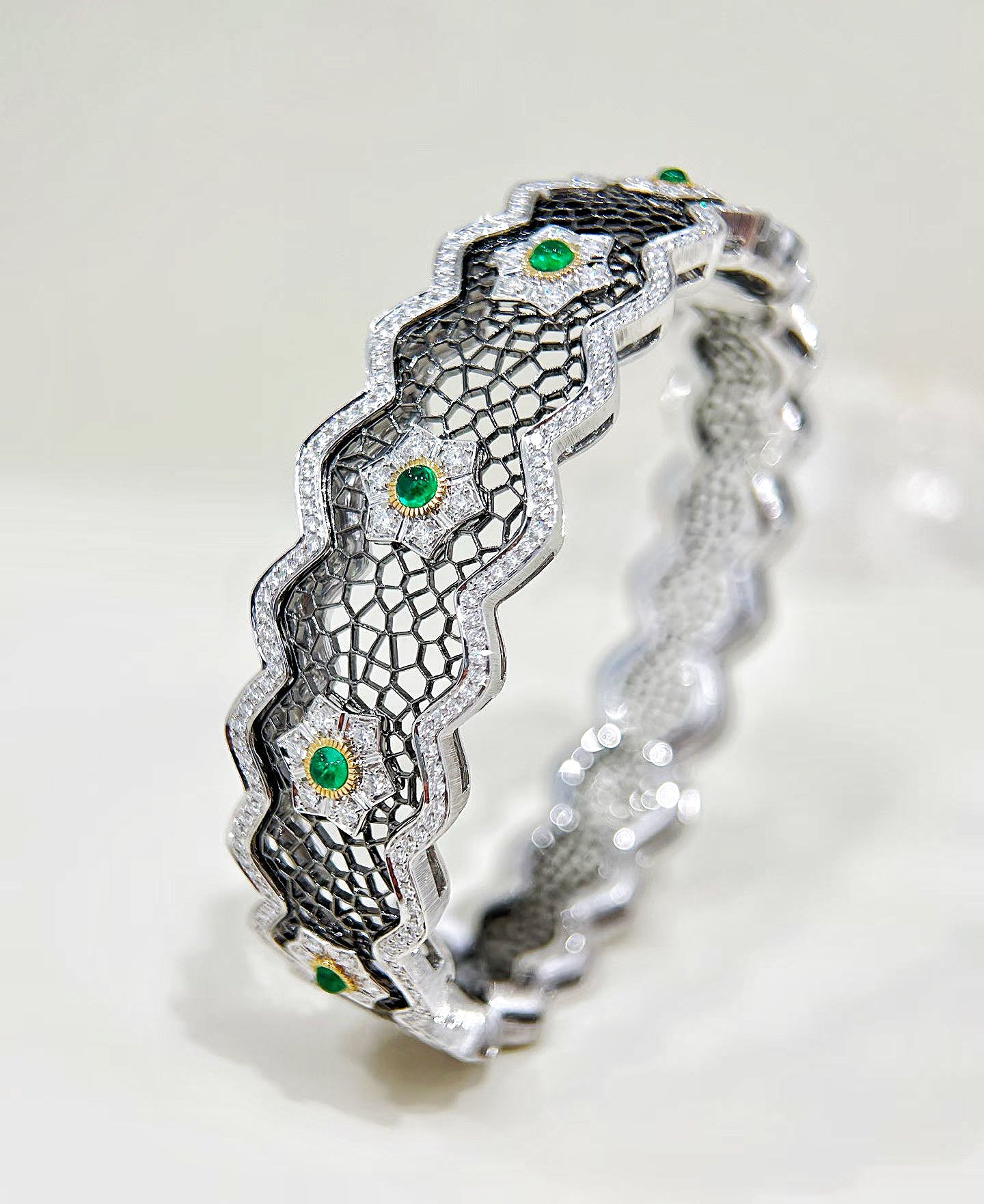 Lace Vintage 18k Gold Diamond Bracelet (Item No. VT500)