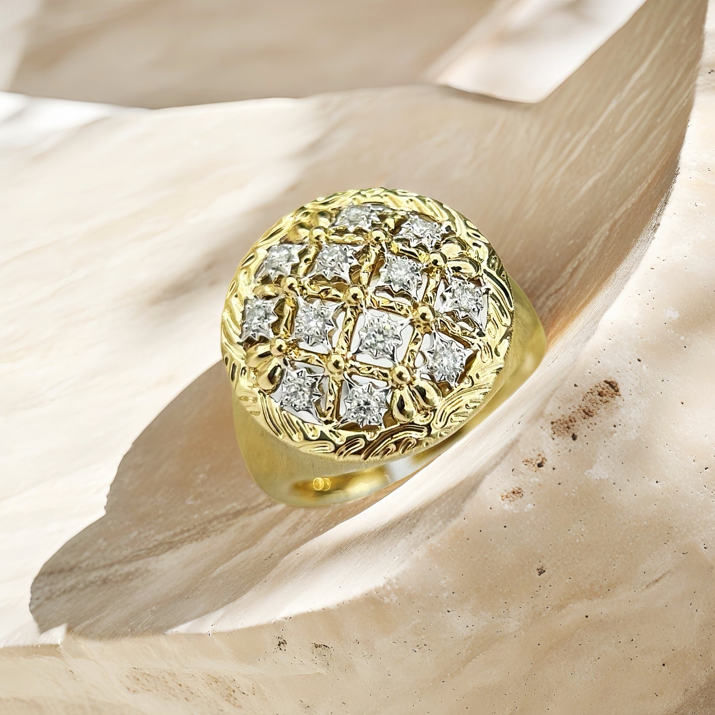 Vintage 18k Gold Diamond Ring (Item No. VT222)