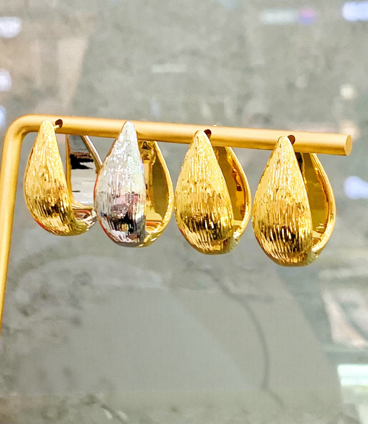 Classic 18k Gold Earring (Item No. SJER007)