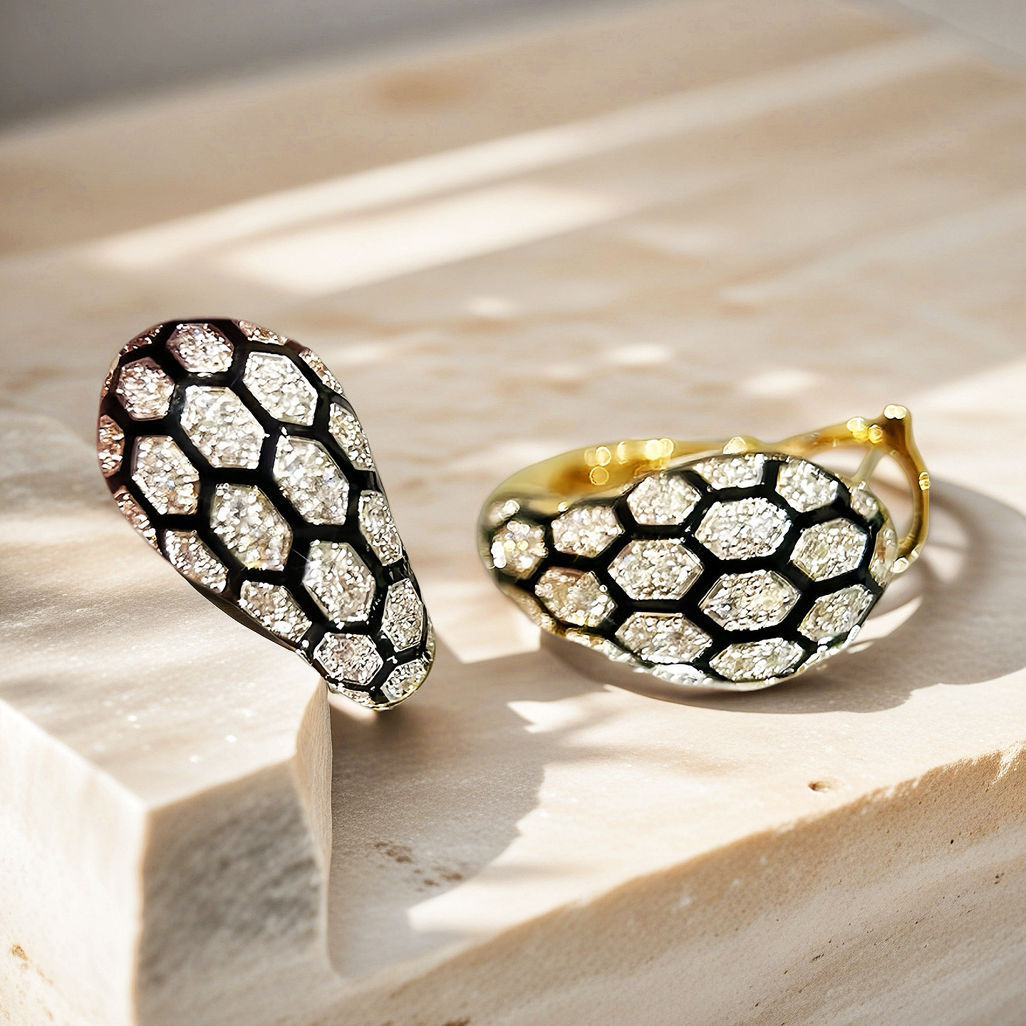 Vintage 18k Gold Diamond Earring (Item No. VT017)