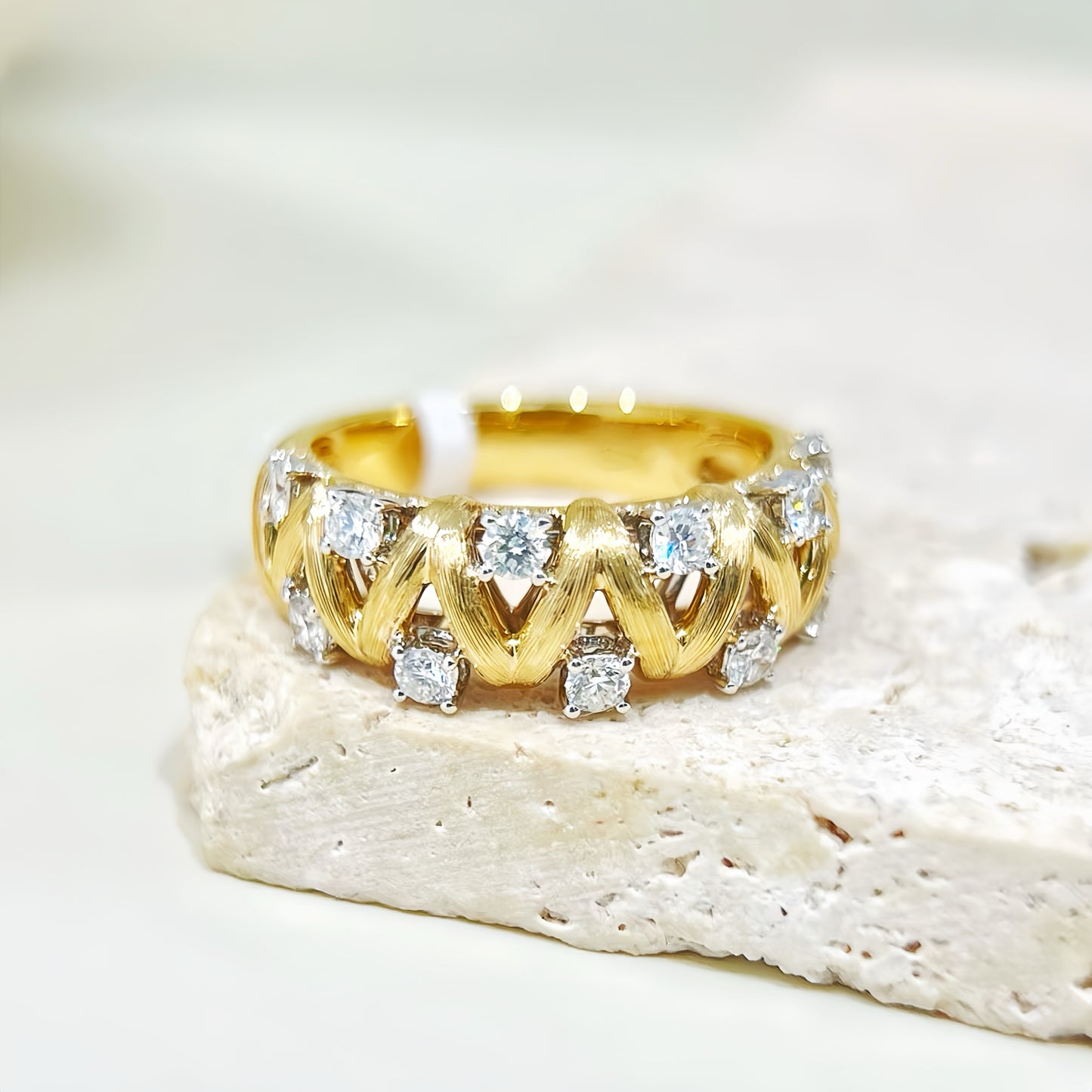 Vintage 18k Gold Diamond Ring (Item No. VT421)
