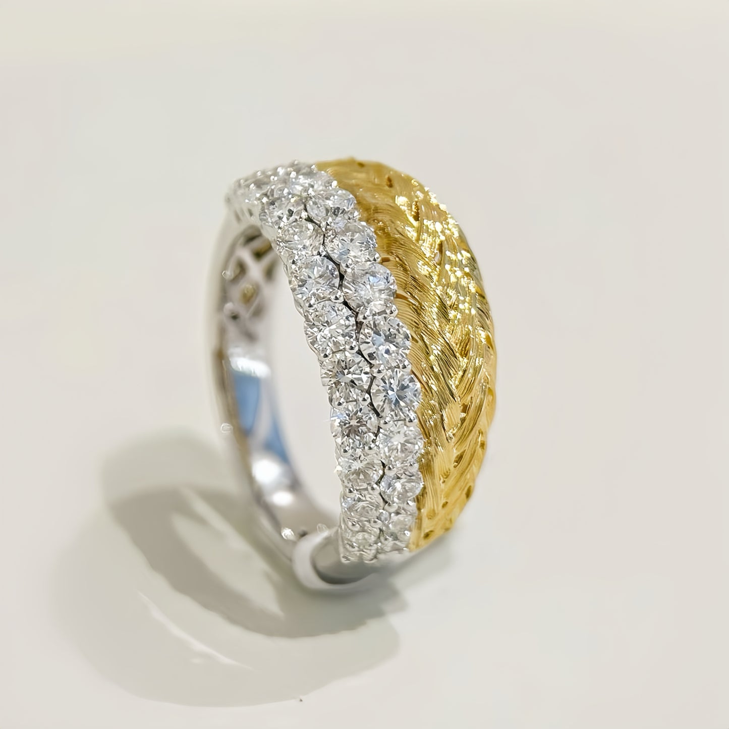 Vintage 18k Gold Diamond Ring (Item No. VT314)