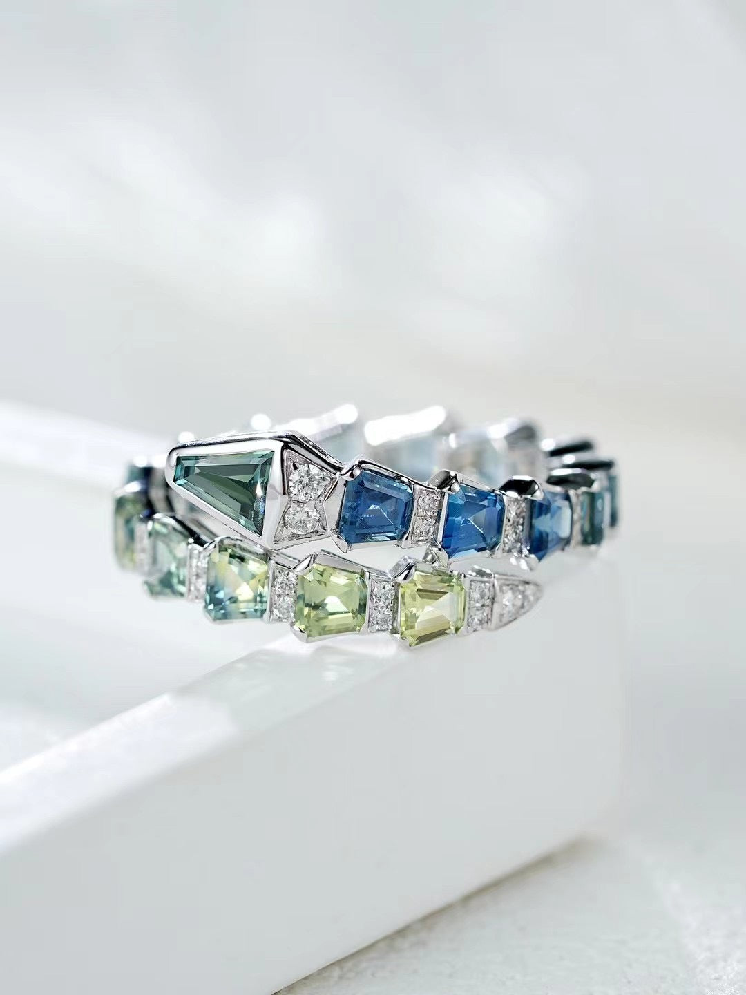 Snake Rainbow Sapphire 18k Gold Ring (Item No. SA080)