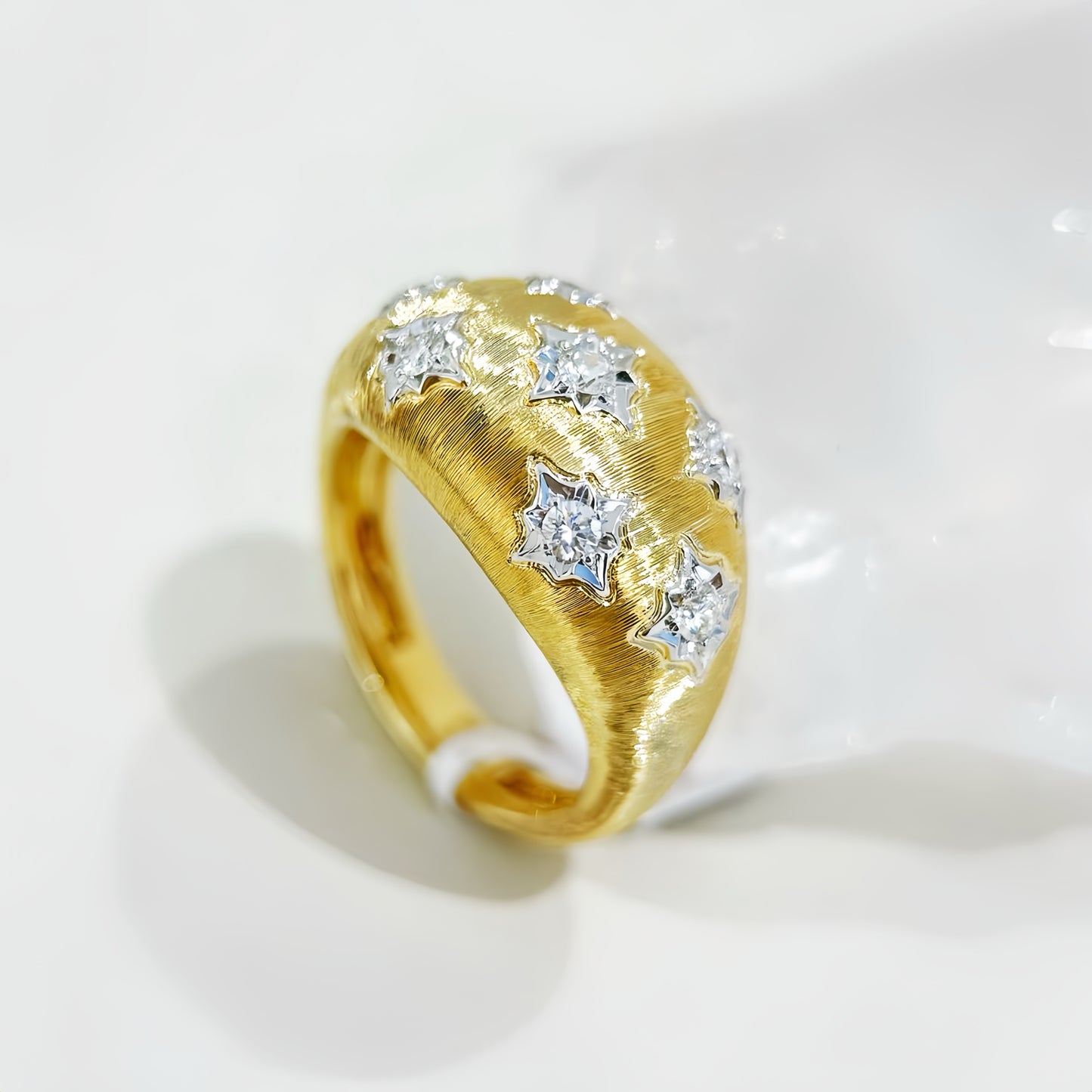 Vintage 18k Gold Diamond Ring (Item No. VT309)