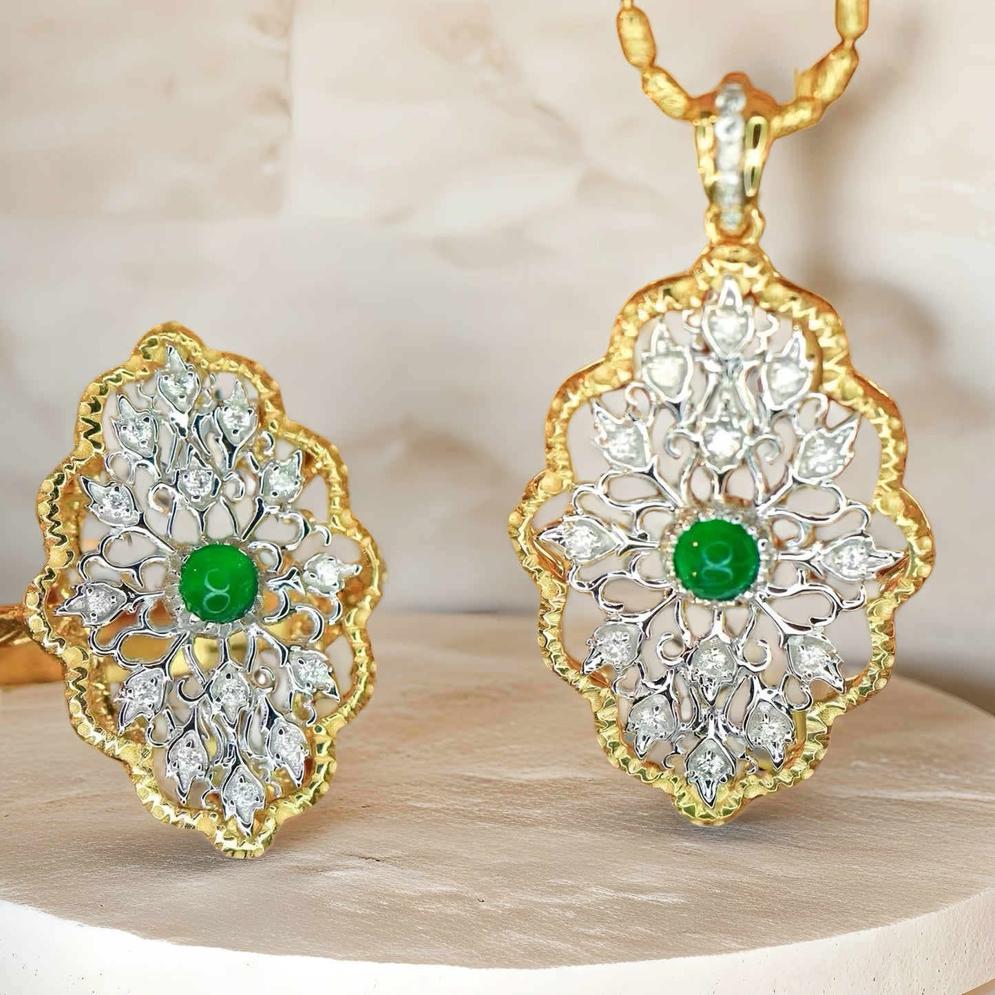 Vintage Flower 18k Gold Emerald Diamond Ring (Item No. VT206)